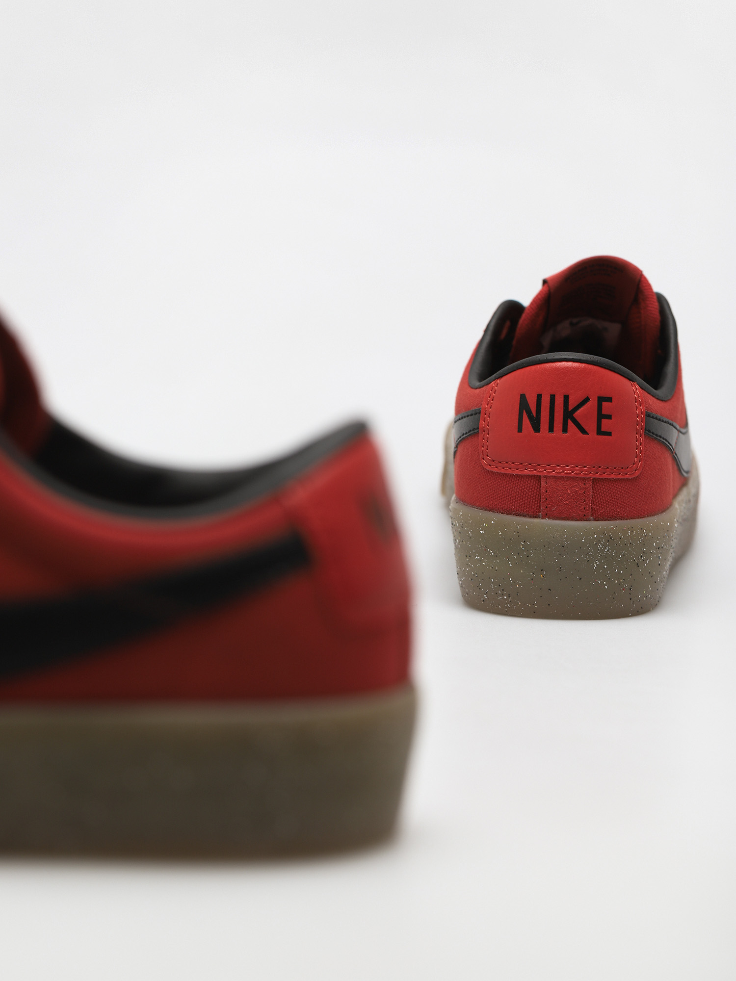 Buty Nike SB Zoom Blazer Low Pro Gt (cinnabar/black cinnabar gum light brown)