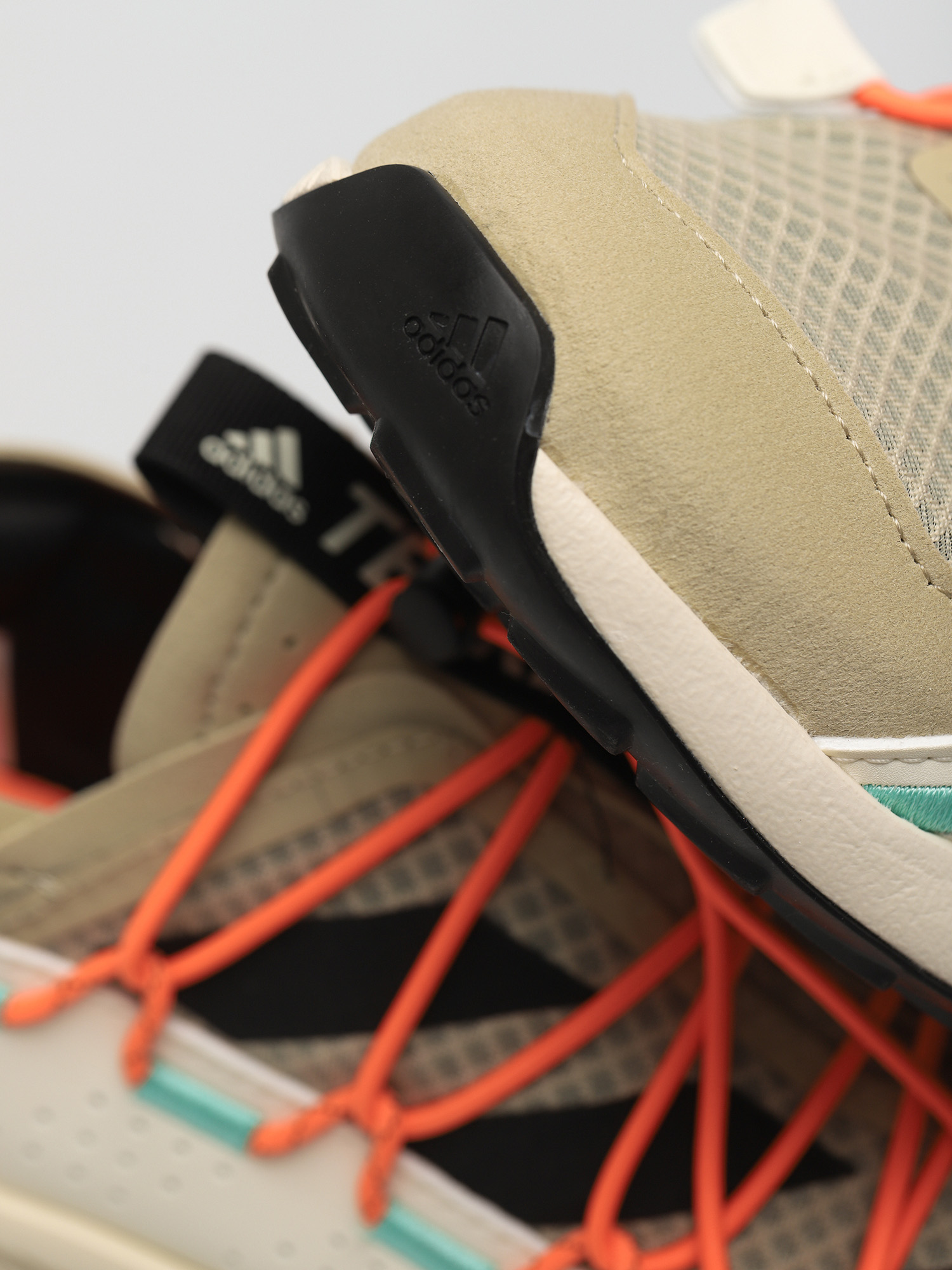 Buty adidas Originals Terrex Voyager 21 (savann/cblack/scrora)