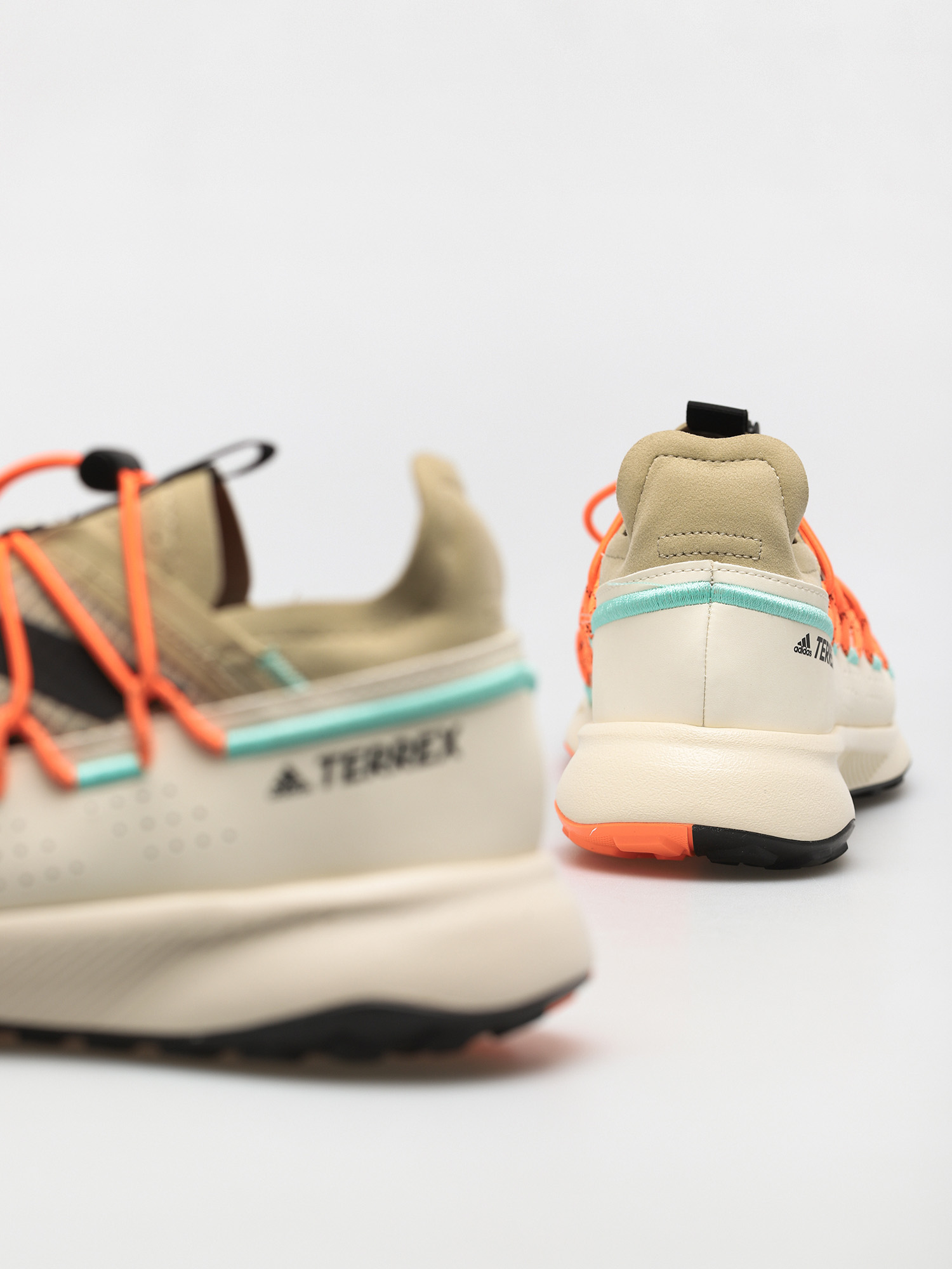 Buty adidas Originals Terrex Voyager 21 (savann/cblack/scrora)
