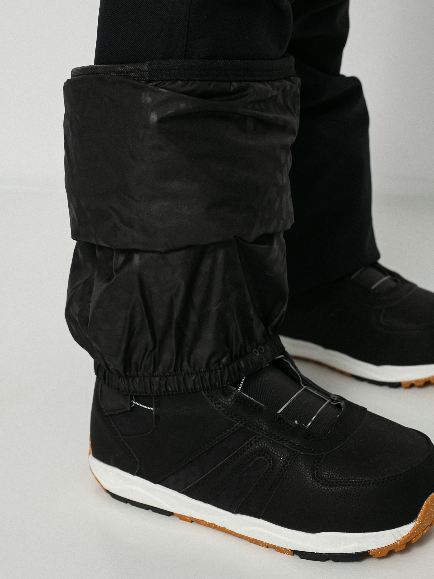 Damskie Spodnie snowboardowe Volcom Grail 3D Stretch (black)