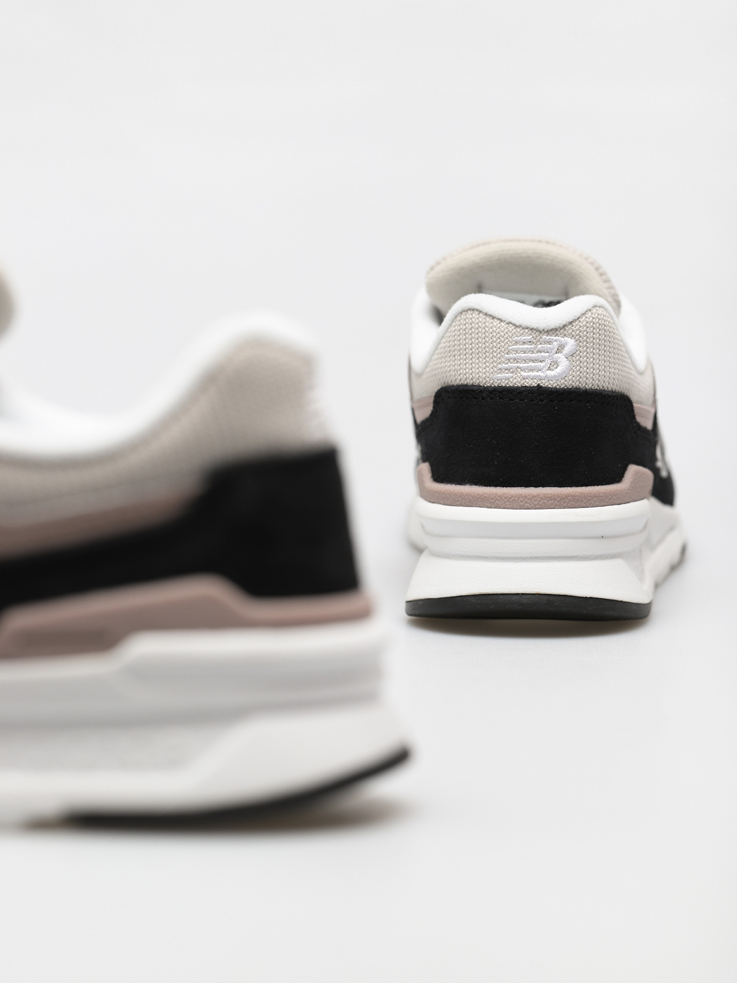 Buty New Balance 997 Wmn (black)