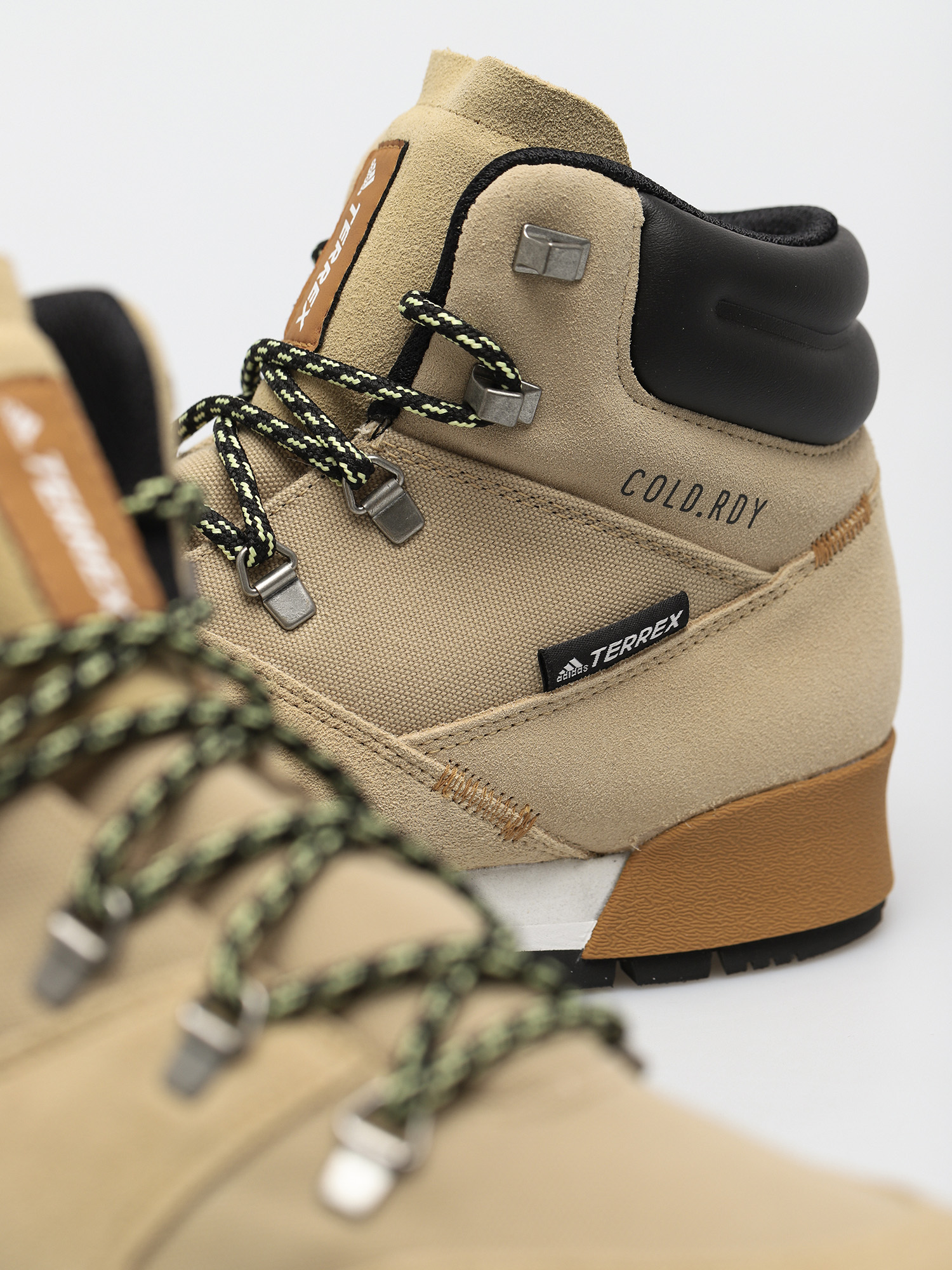 Buty adidas Terrex Snowpitch C Rdy (beiton/wonwhi/mesa)