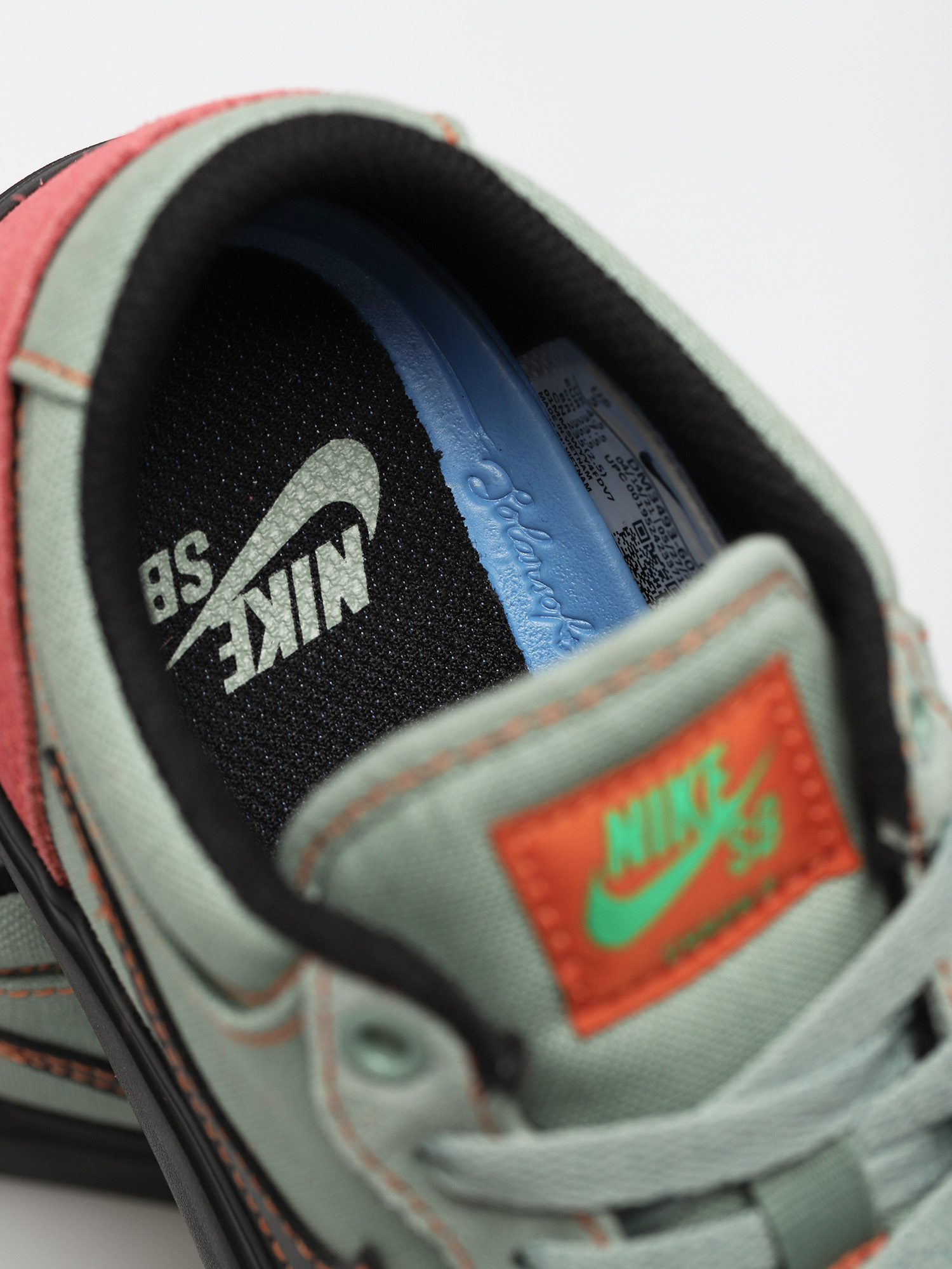 Buty Nike SB Chron 2 (pink salt/black jade smoke sport spice)