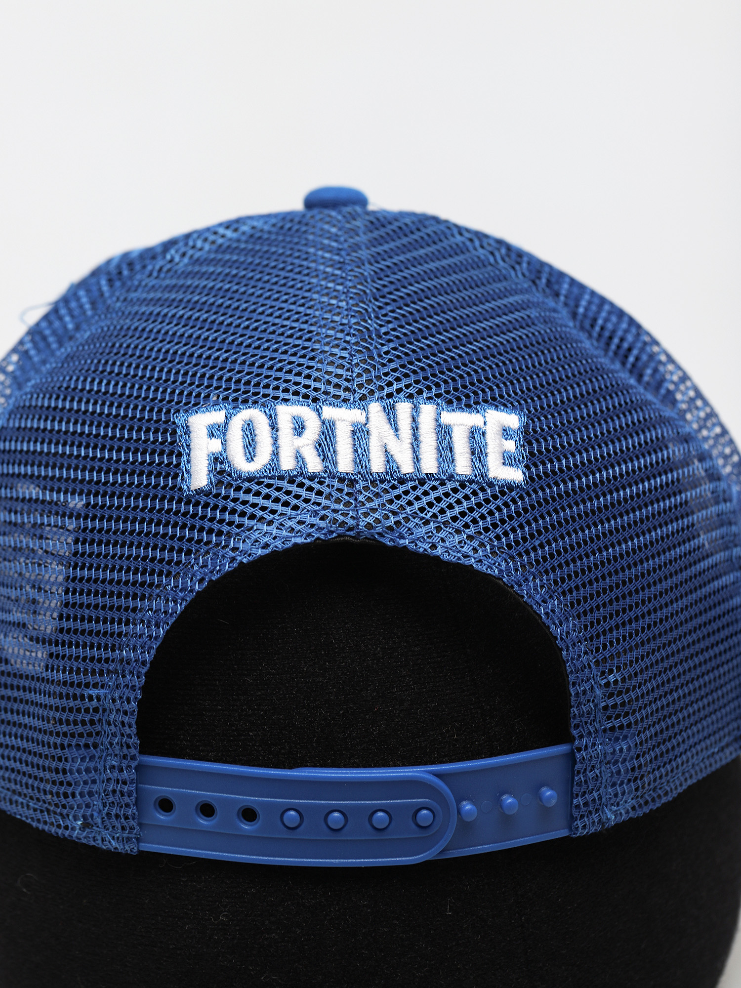 Czapka z daszkiem New Era Fortnite Battle Bus Trucker (white/blue)