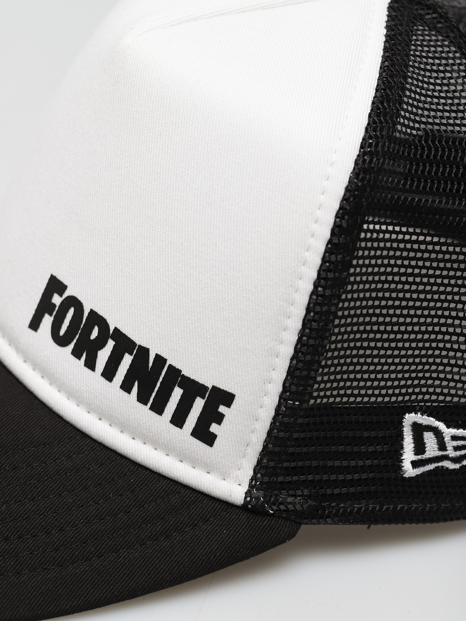 Czapka z daszkiem New Era Fortnite Wordmark Trucker (white/black)