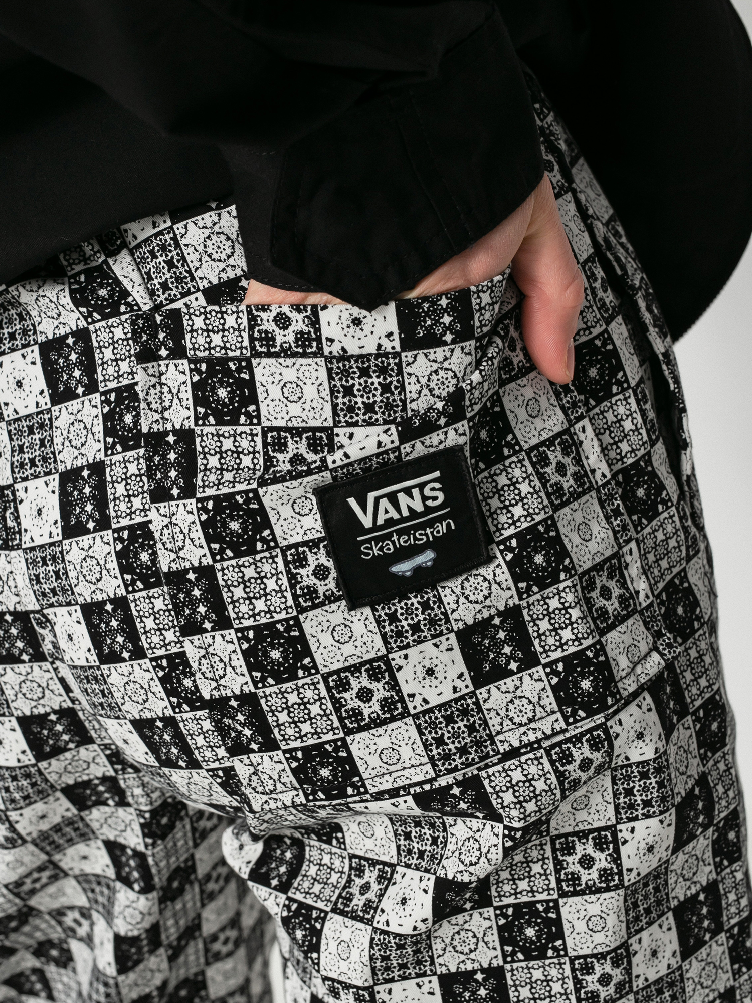 Spodnie Vans X Skateistan Wmn (black)