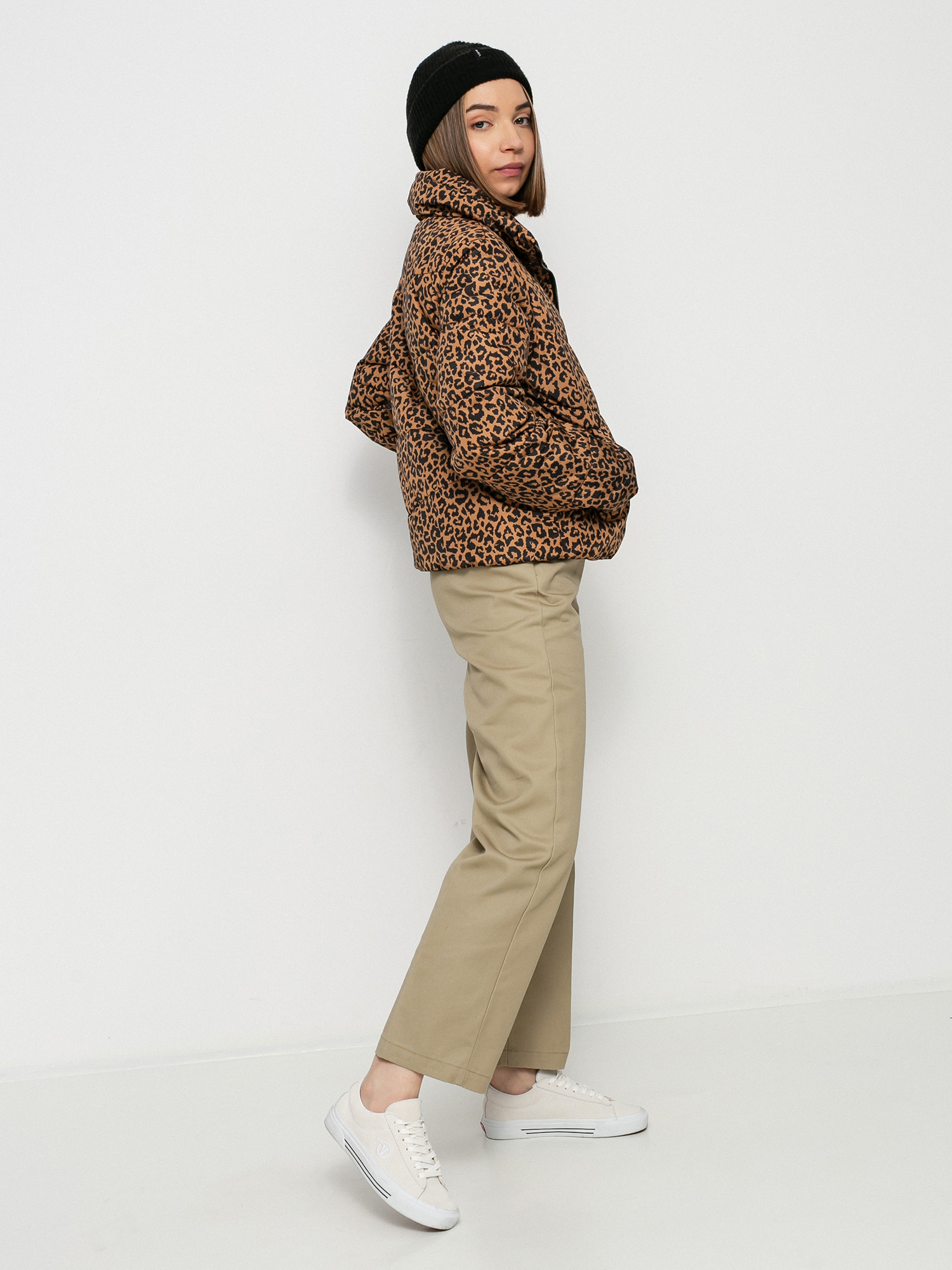Kurtka Vans Foundry V Printed Puffer MTE Wmn (leopard spot)