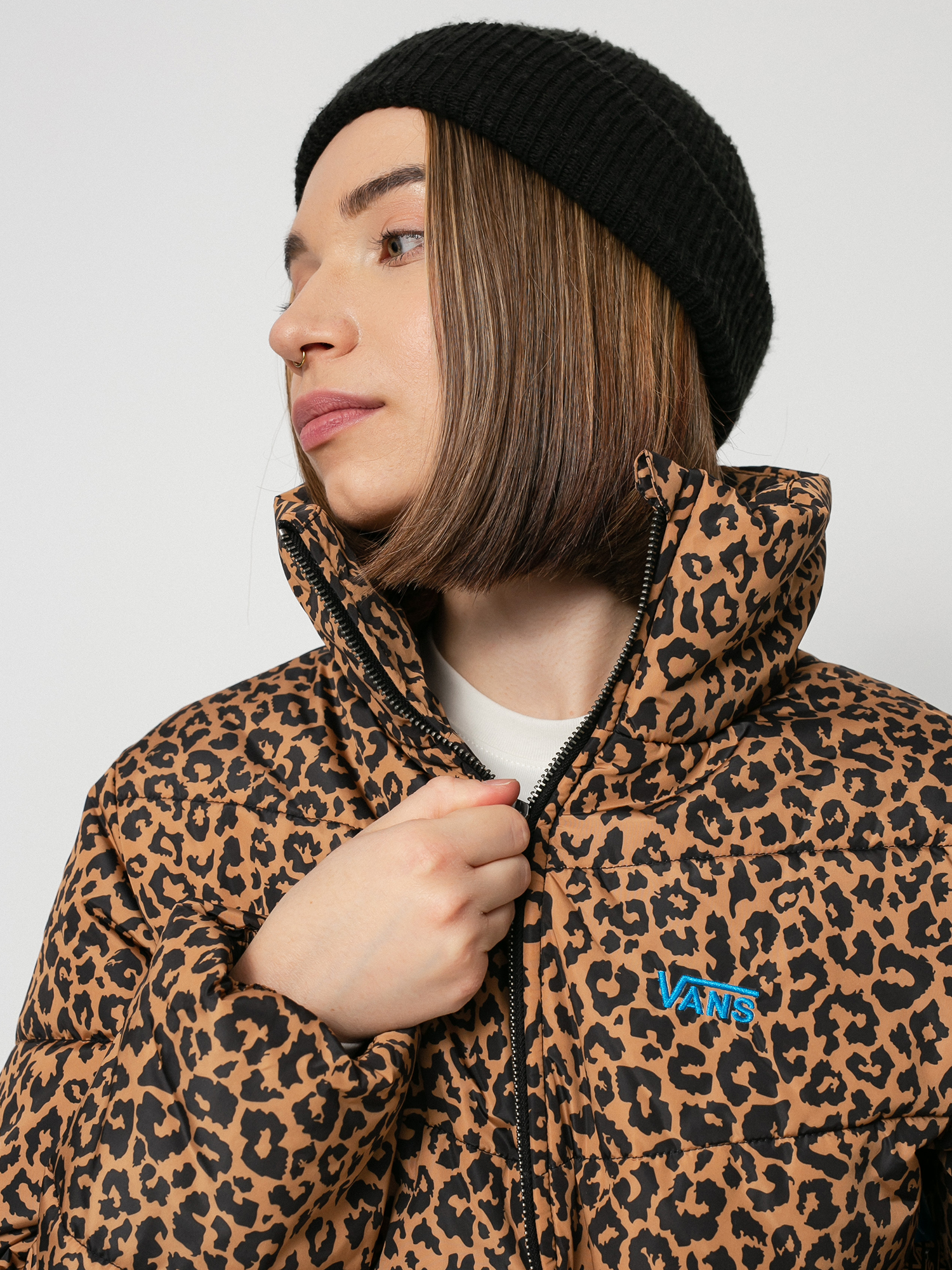 Kurtka Vans Foundry V Printed Puffer MTE Wmn (leopard spot)
