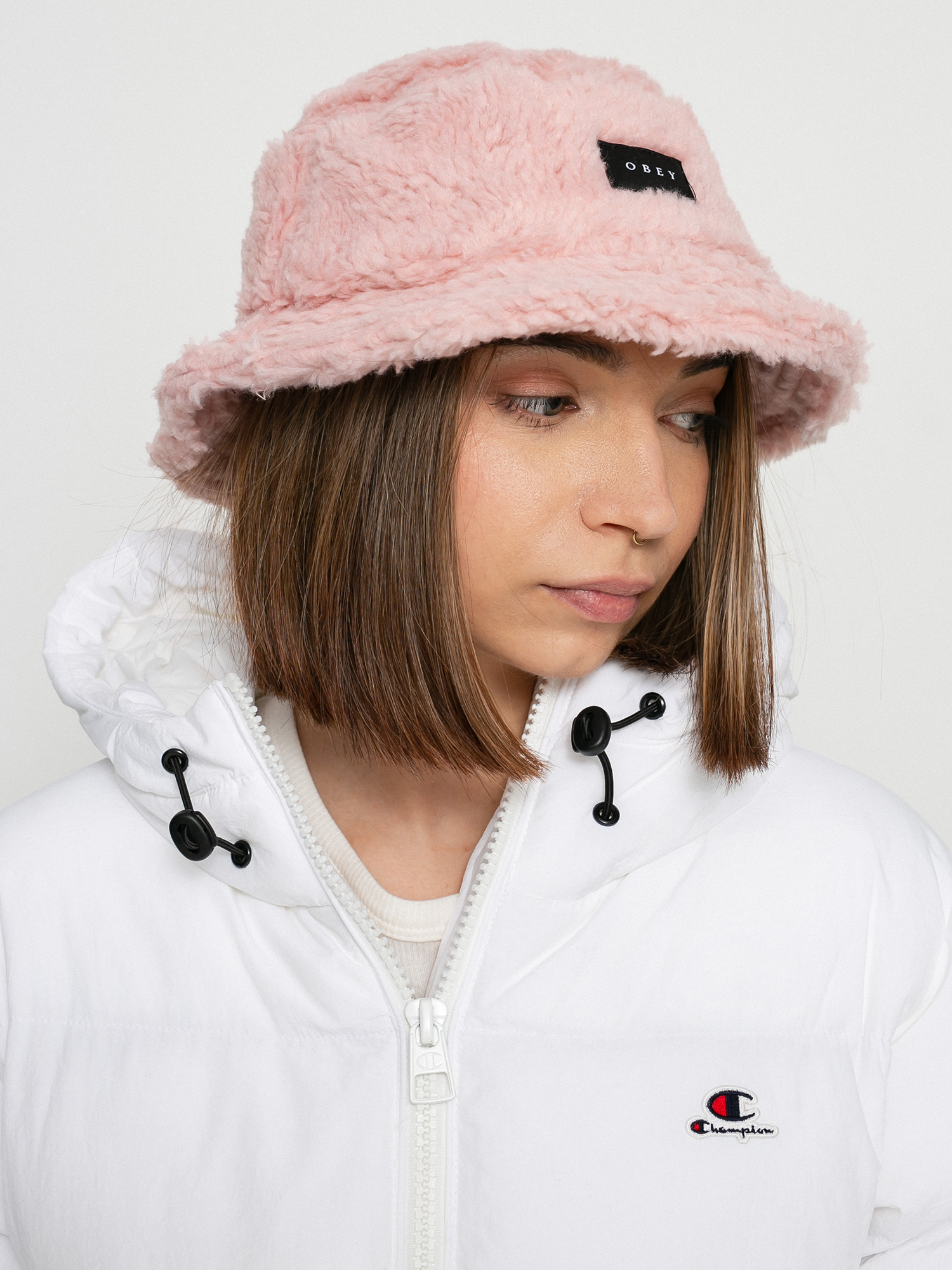 Kapelusz OBEY Sherpa Bucket (putty pink)