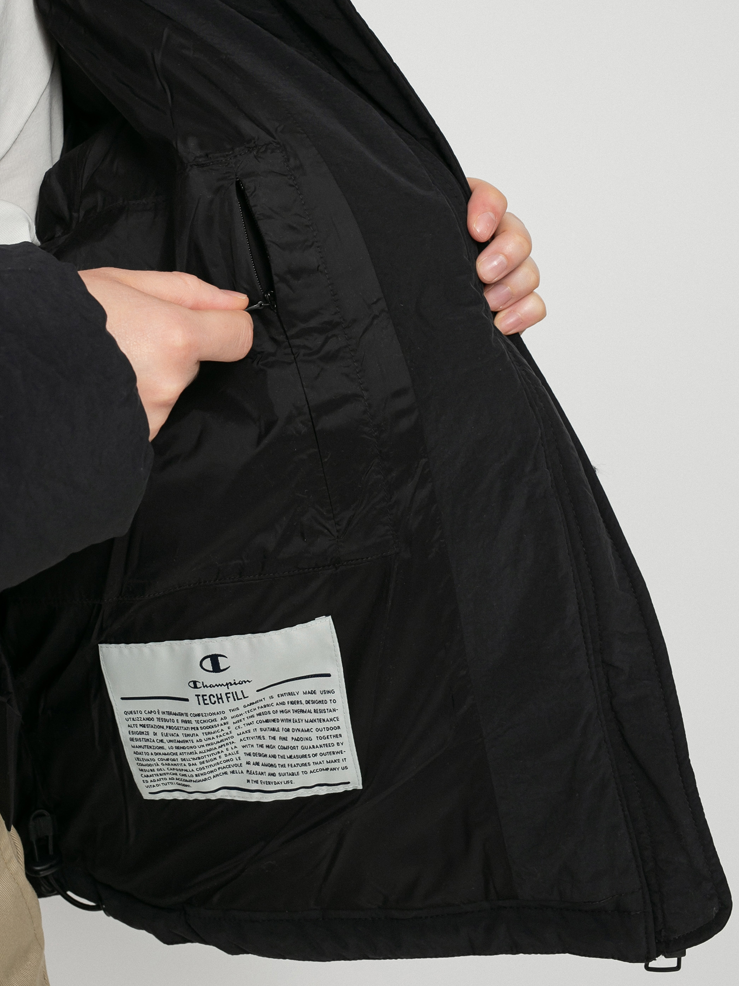 Kurtka Champion Hooded Jacket 114577 Wmn (nbk)