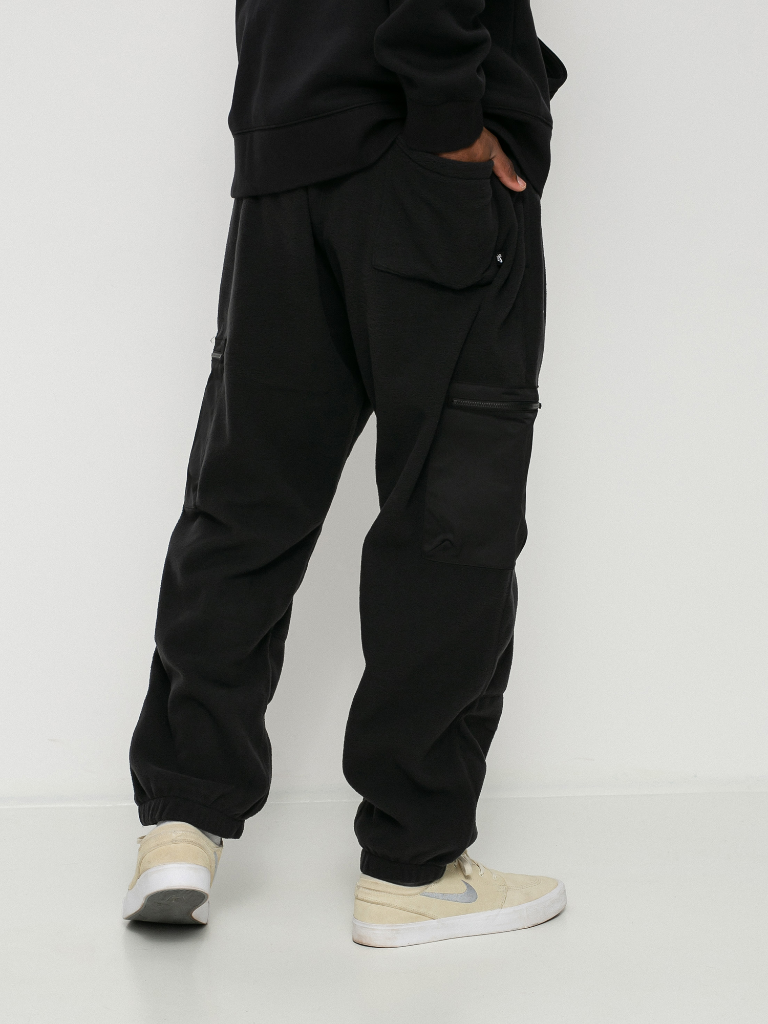 Spodnie Nike SB TF Winterized (black/black/black)