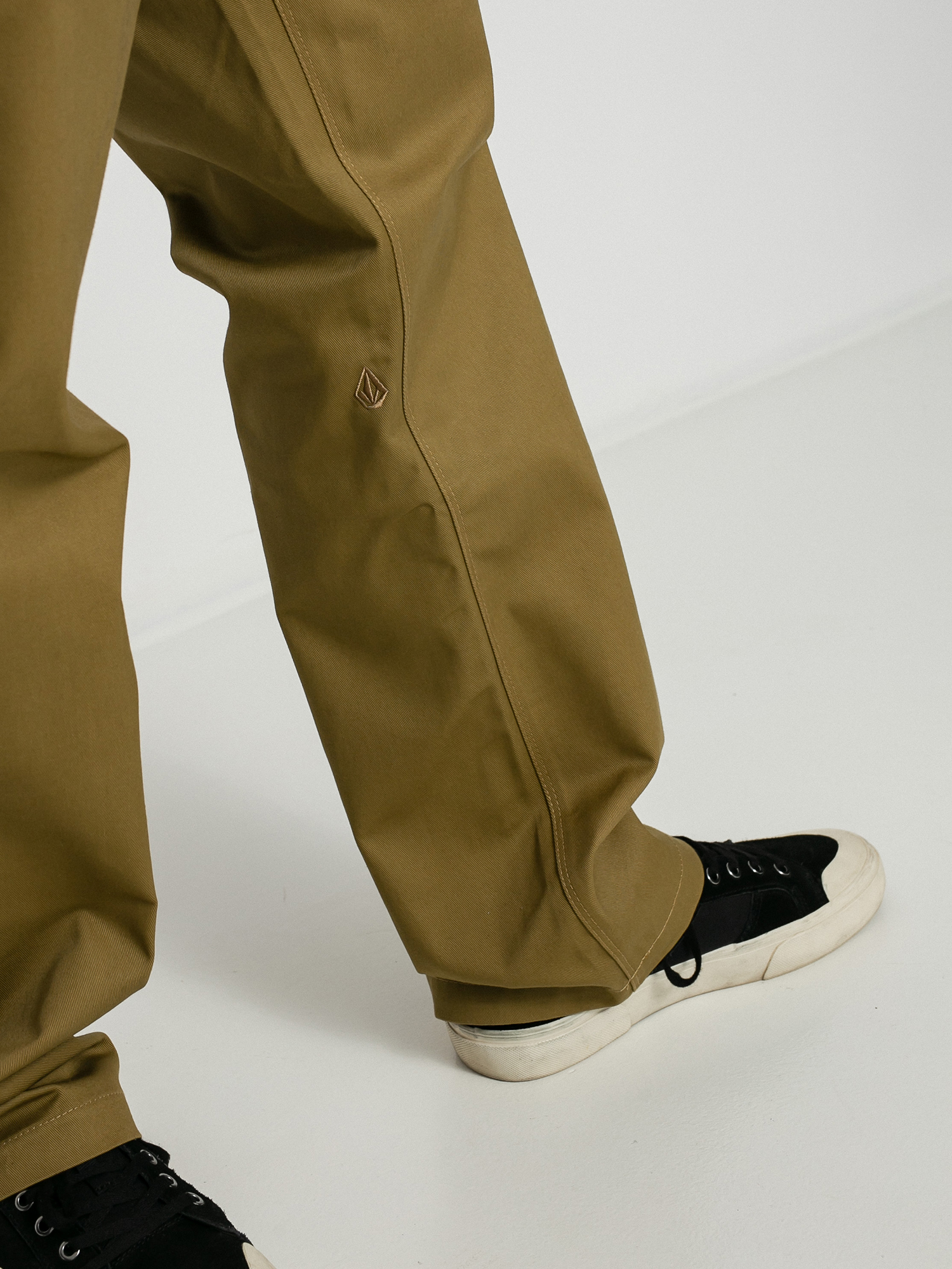 Spodnie Volcom Frickin Skate Chino (dark khaki)