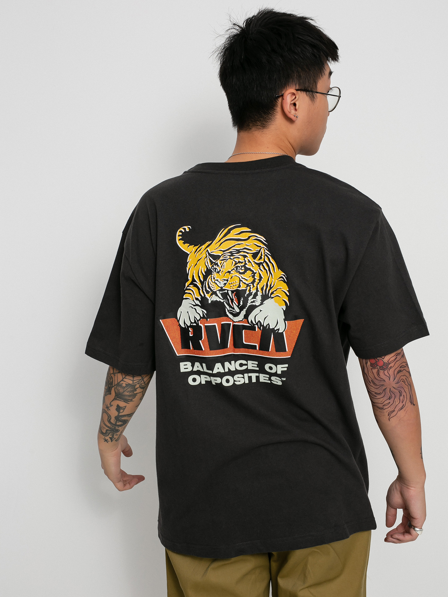 T-shirt RVCA Clawed (pirate black)