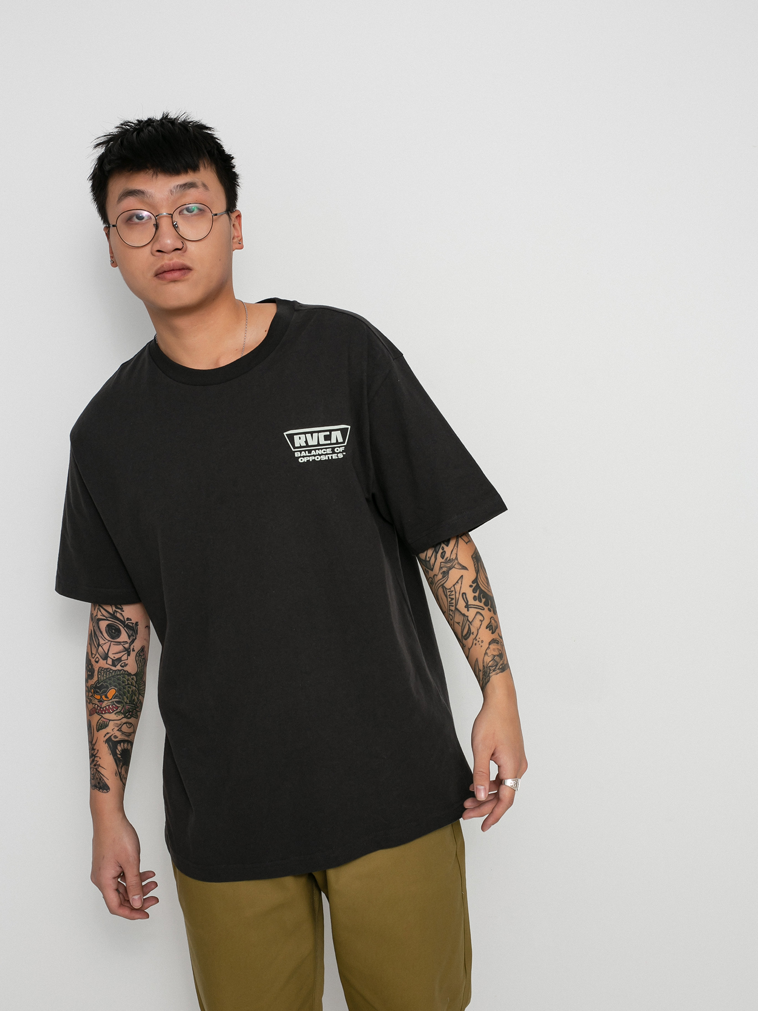 T-shirt RVCA Clawed (pirate black)