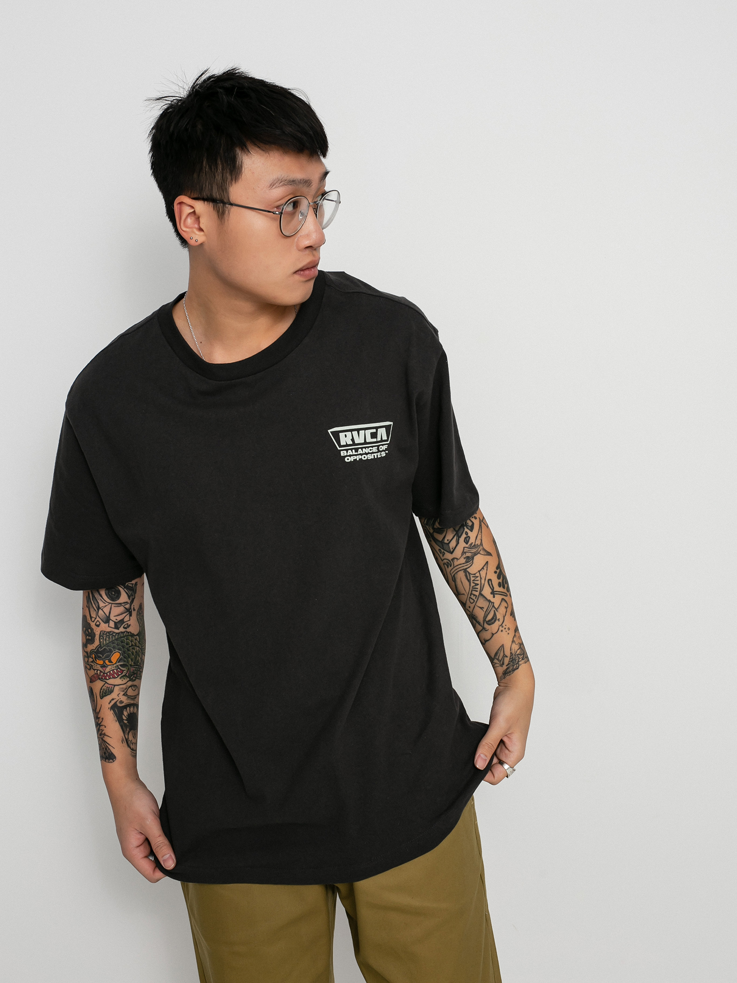 T-shirt RVCA Clawed (pirate black)