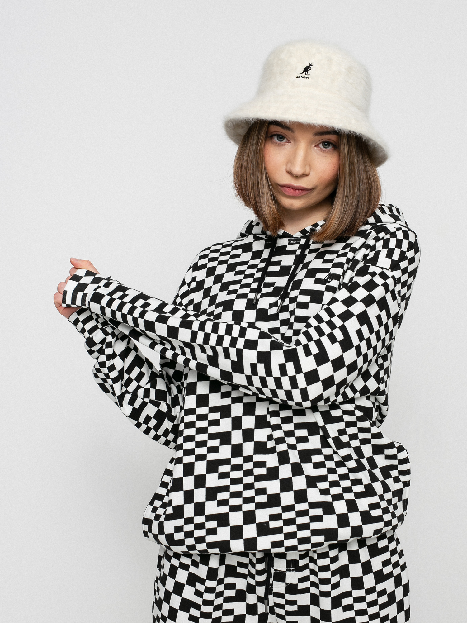 Bluza z kapturem Volcom Check U Out HD Wmn (black white)