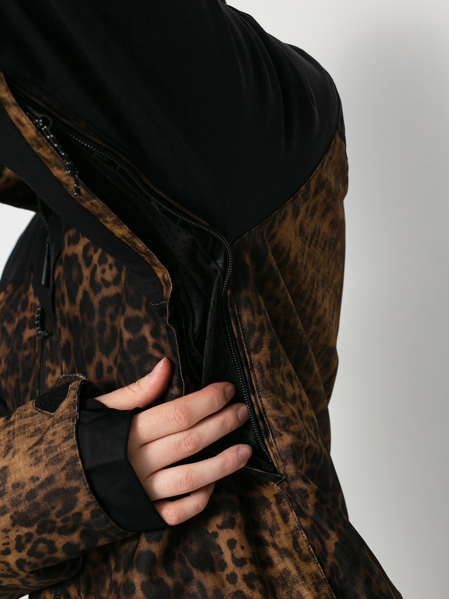 Damska Kurtka snowboardowa Volcom Shelter 3D Stretch (leopard)