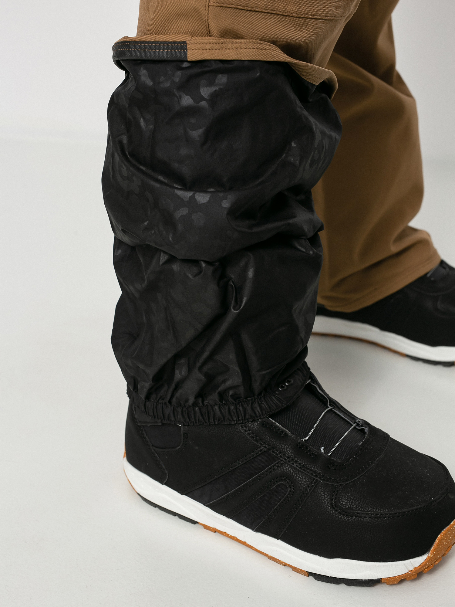 Damskie Spodnie snowboardowe Volcom Swift Bib Overall (coffee)