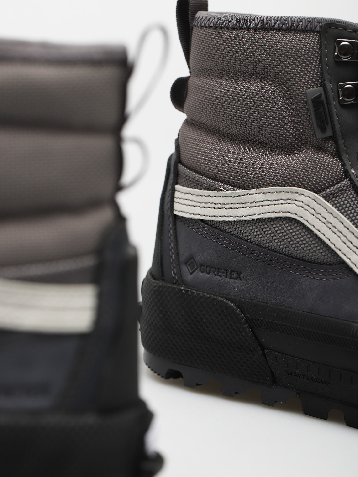 Buty Vans Sk8 Hi Gore Tex MTE 3 (stealth/black asphalt)