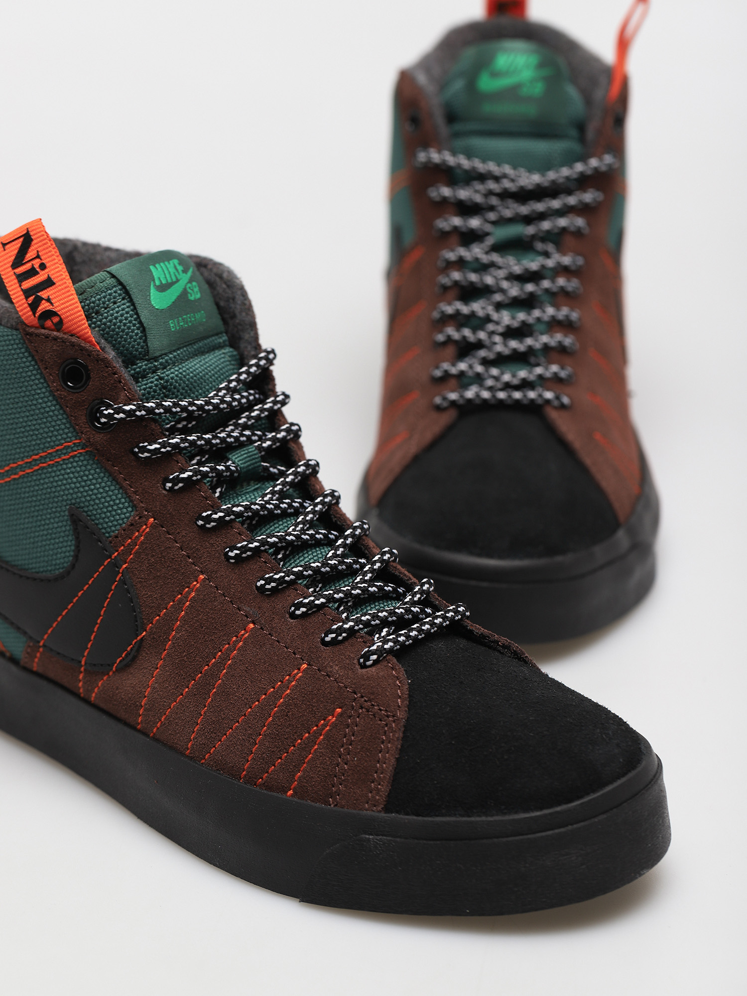 Buty Nike SB Zoom Blazer Mid Premium (noble green/black white safety orange)
