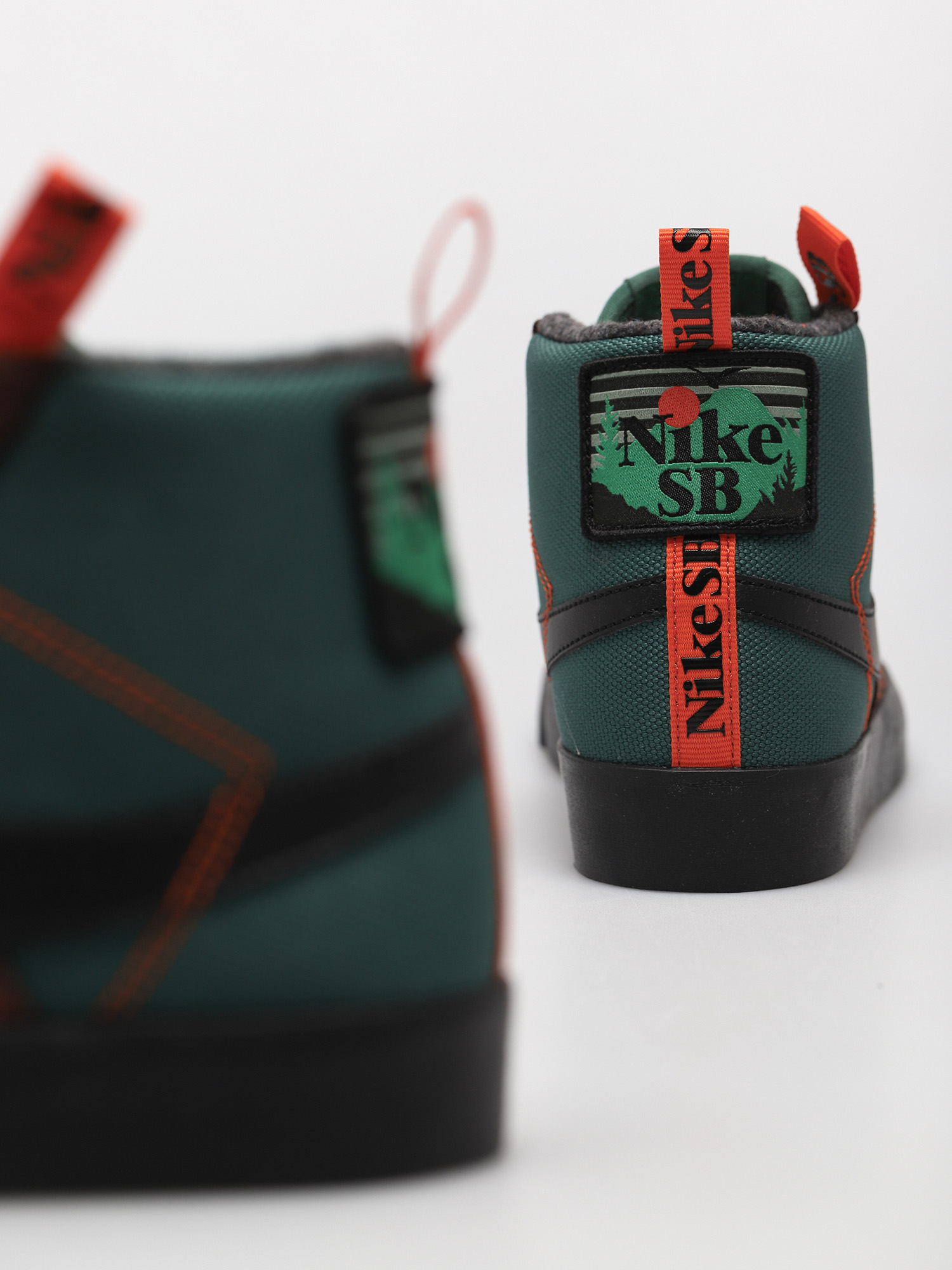 Buty Nike SB Zoom Blazer Mid Premium (noble green/black white safety orange)