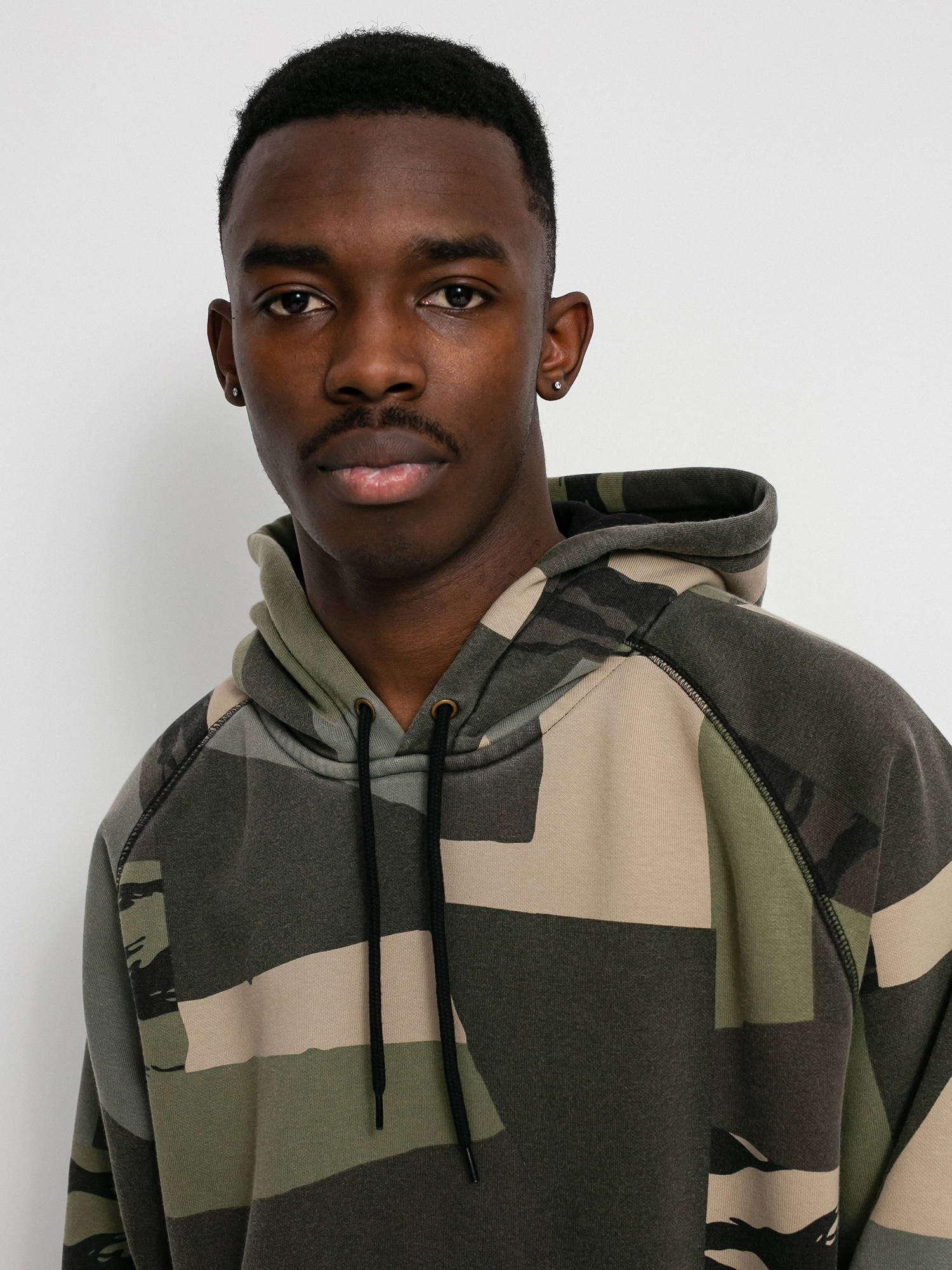 Bluza z kapturem Carhartt WIP Chase HD (camo mend/gold)