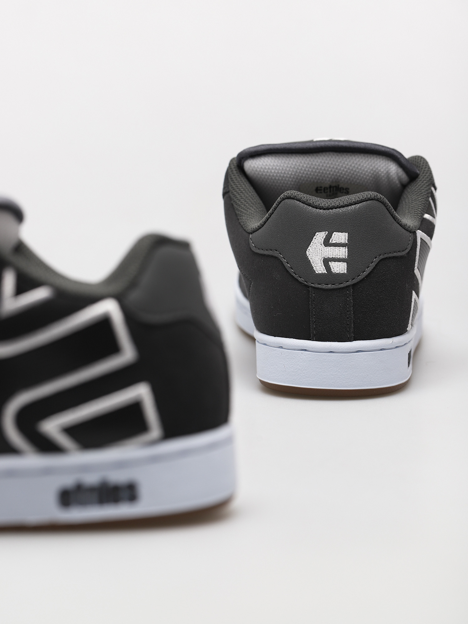 Buty Etnies Fader (dark grey/white/gum)