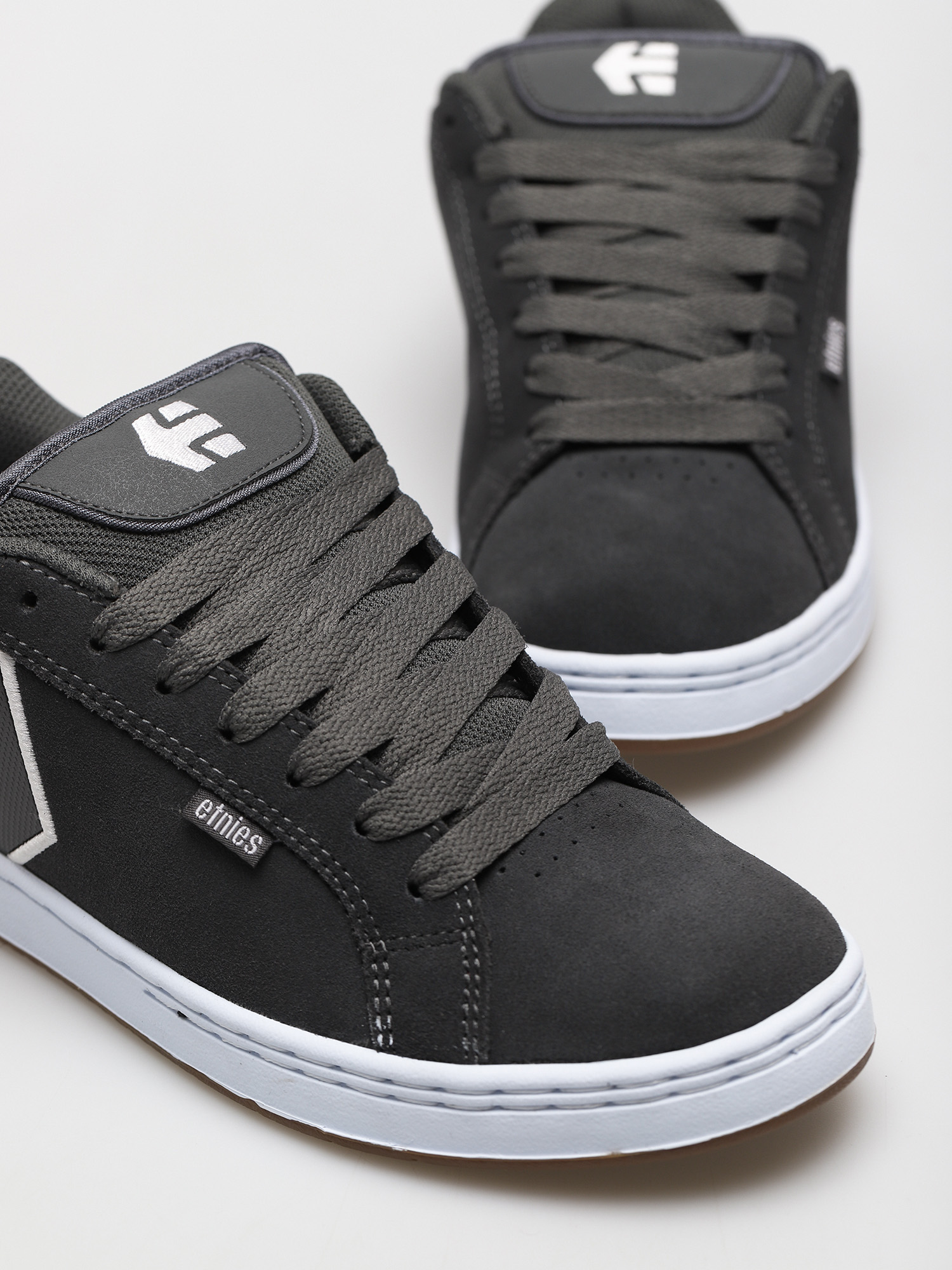 Buty Etnies Fader (dark grey/white/gum)