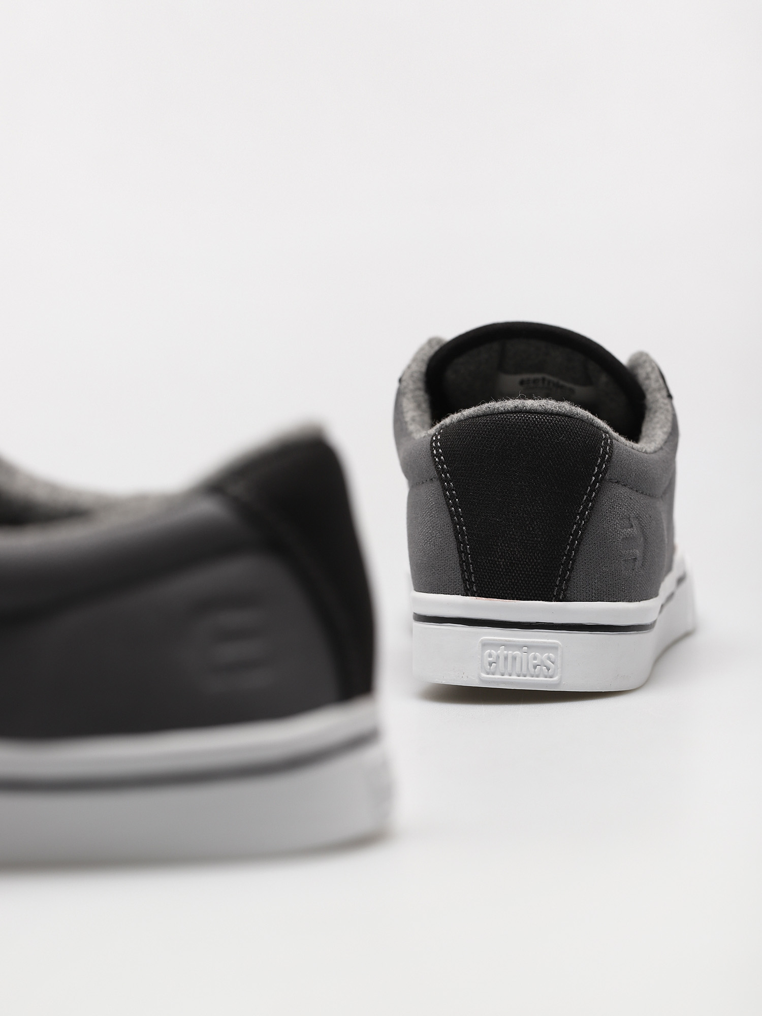 Buty Etnies Jameson 2 Eco (black/grey/gold)