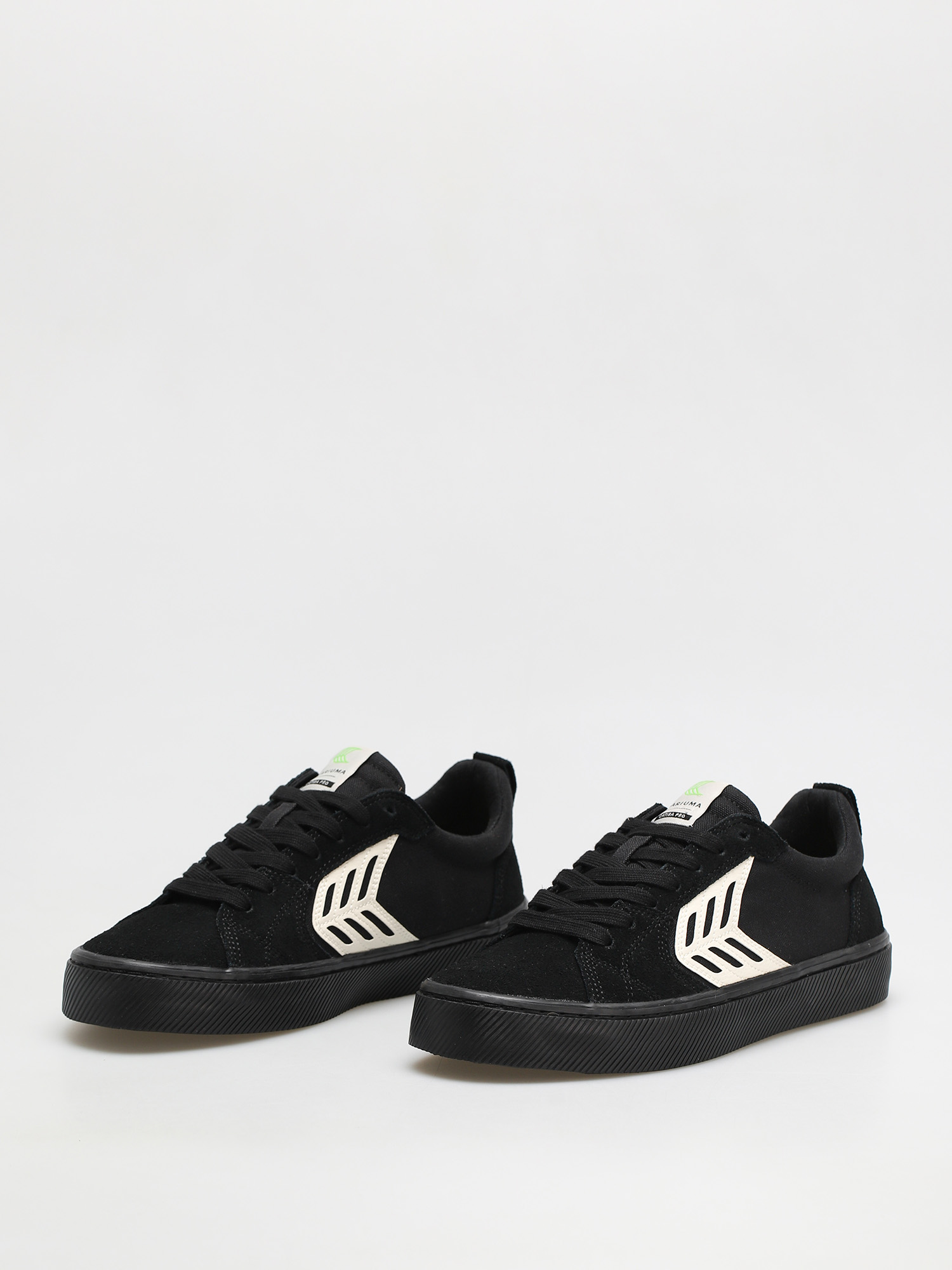 Buty Cariuma Catiba Pro (all black/ivory logo)