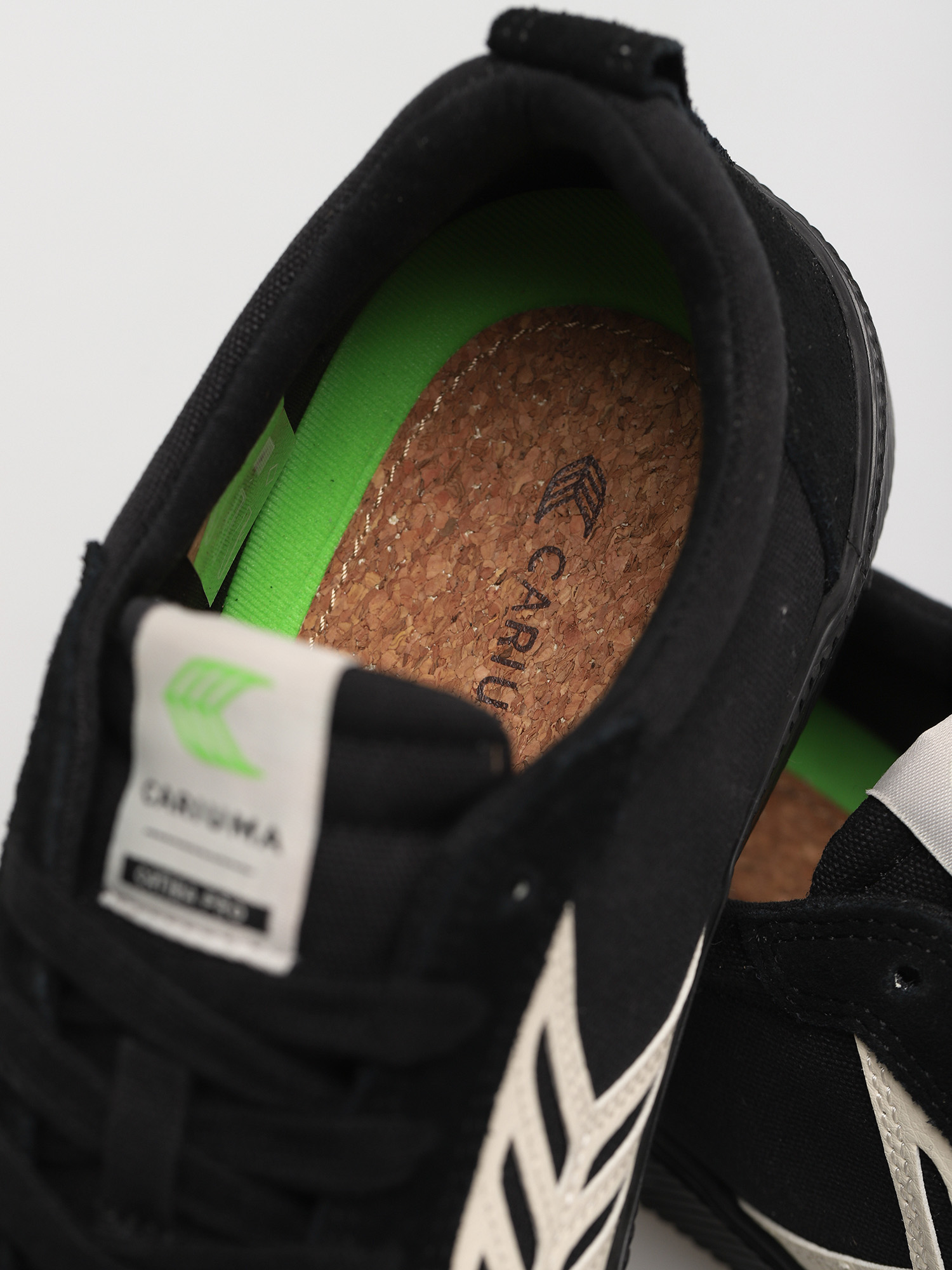 Buty Cariuma Catiba Pro (all black/ivory logo)
