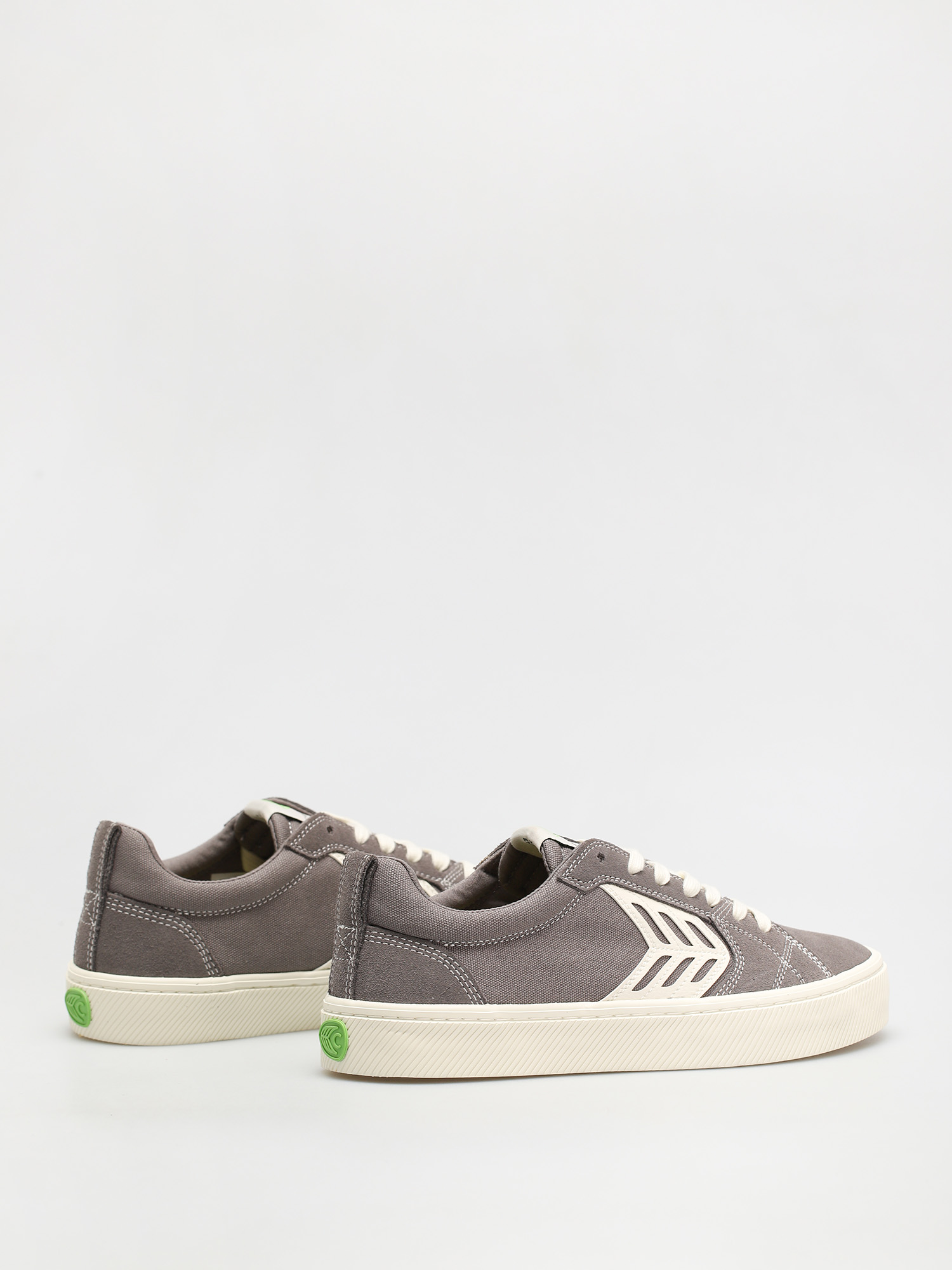 Buty Cariuma Catiba Pro (charcoal grey/contrast thread ivory logo)