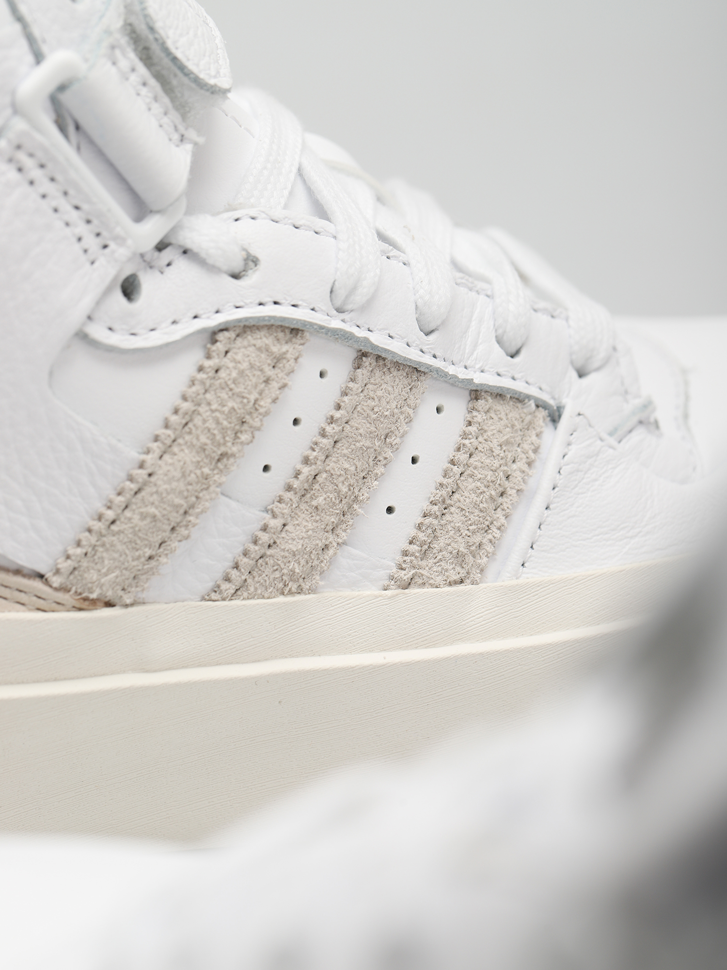 Buty adidas Originals Forum Bonega Mid Wmn (ftwwht/orbgry/cbrown)