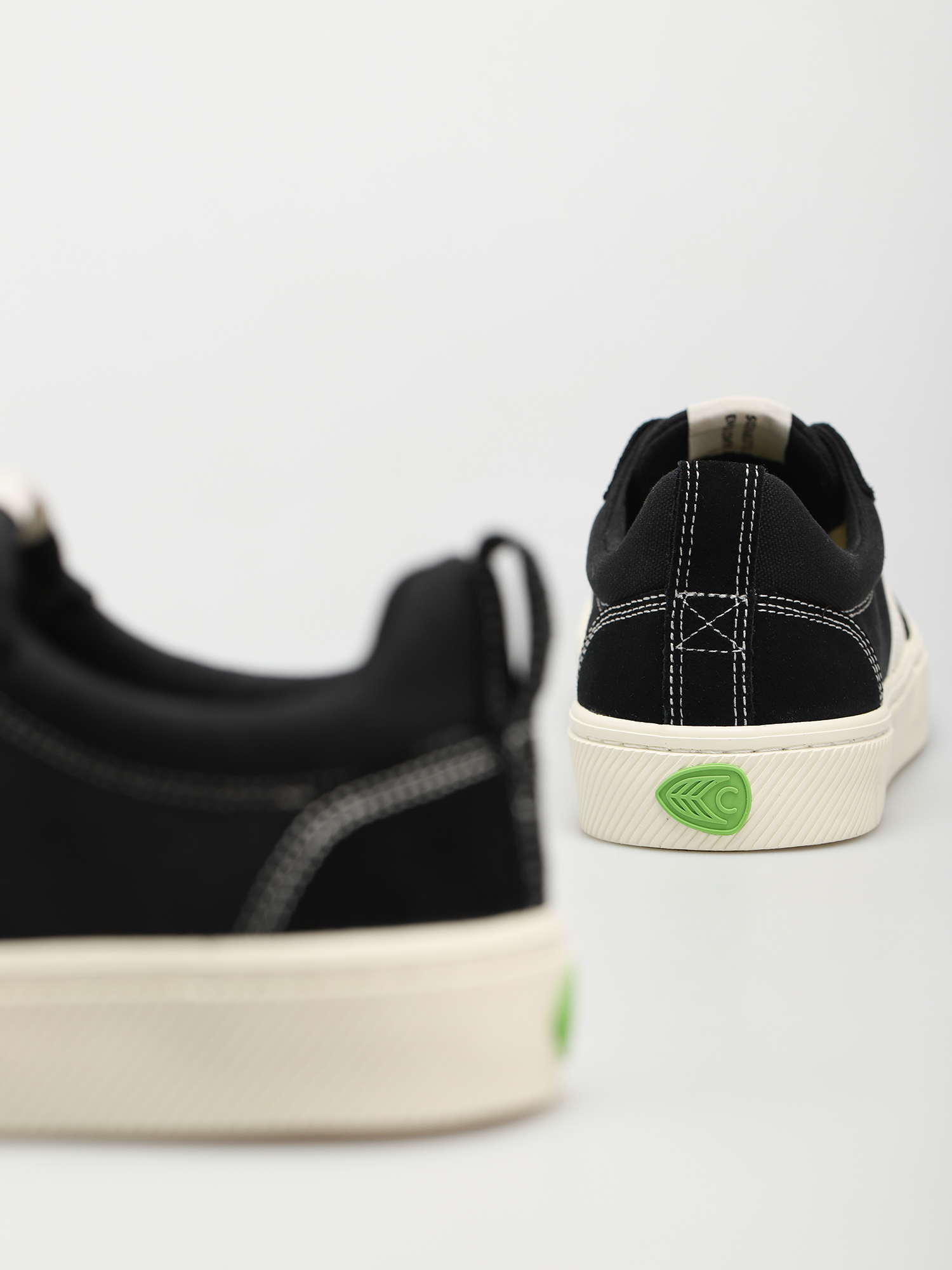 Buty Cariuma Catiba Pro (black/contrast thread ivory logo)