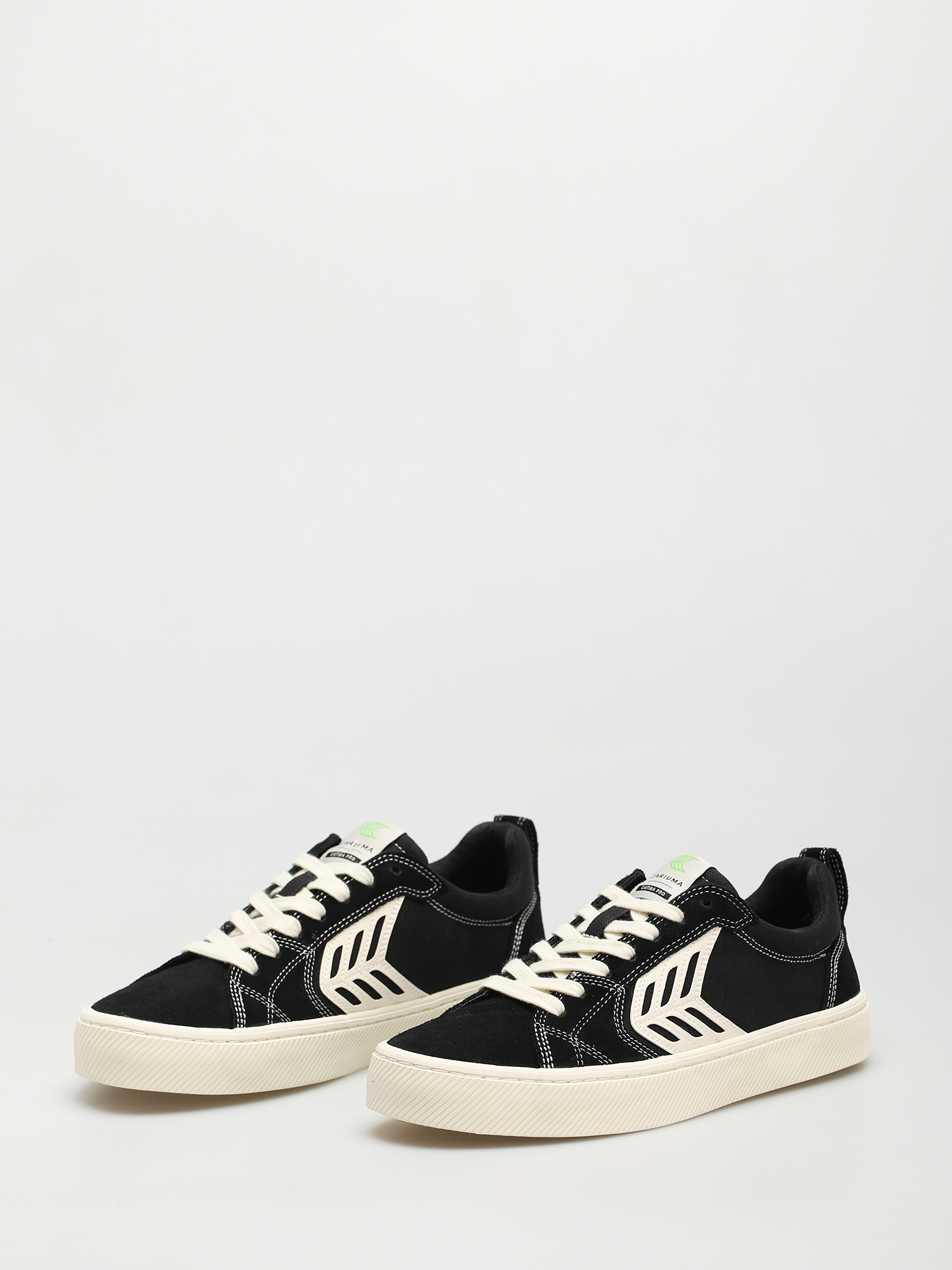 Buty Cariuma Catiba Pro (black/contrast thread ivory logo)