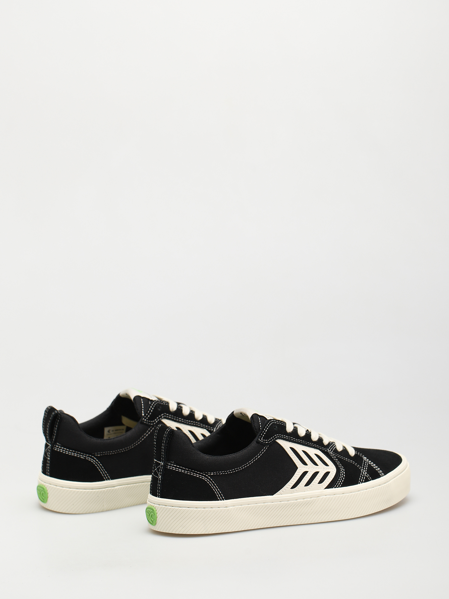 Buty Cariuma Catiba Pro (black/contrast thread ivory logo)
