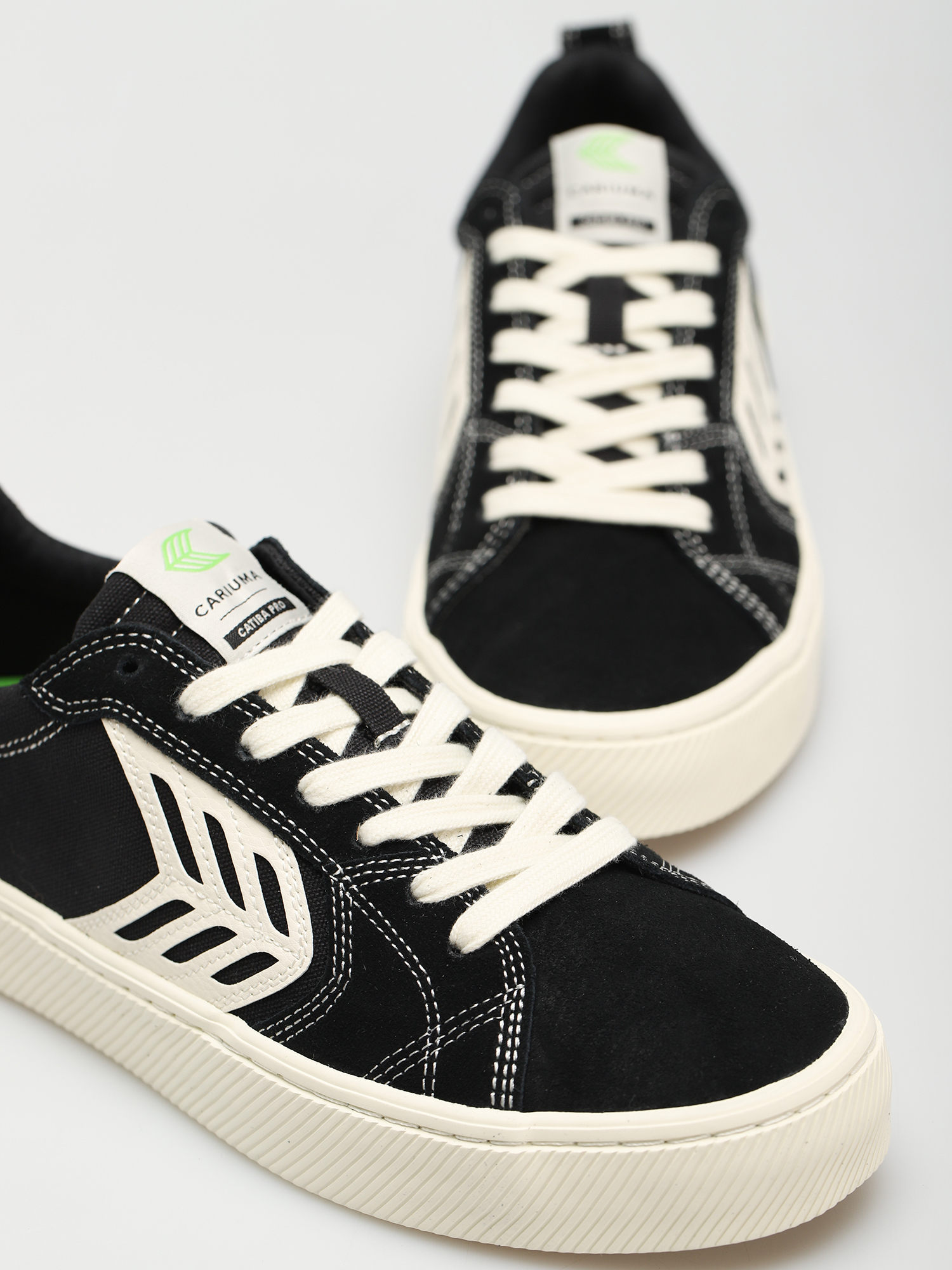 Buty Cariuma Catiba Pro (black/contrast thread ivory logo)