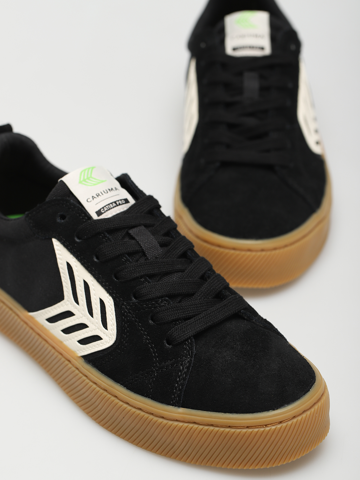 Buty Cariuma Catiba Pro (gum black/ivory logo)