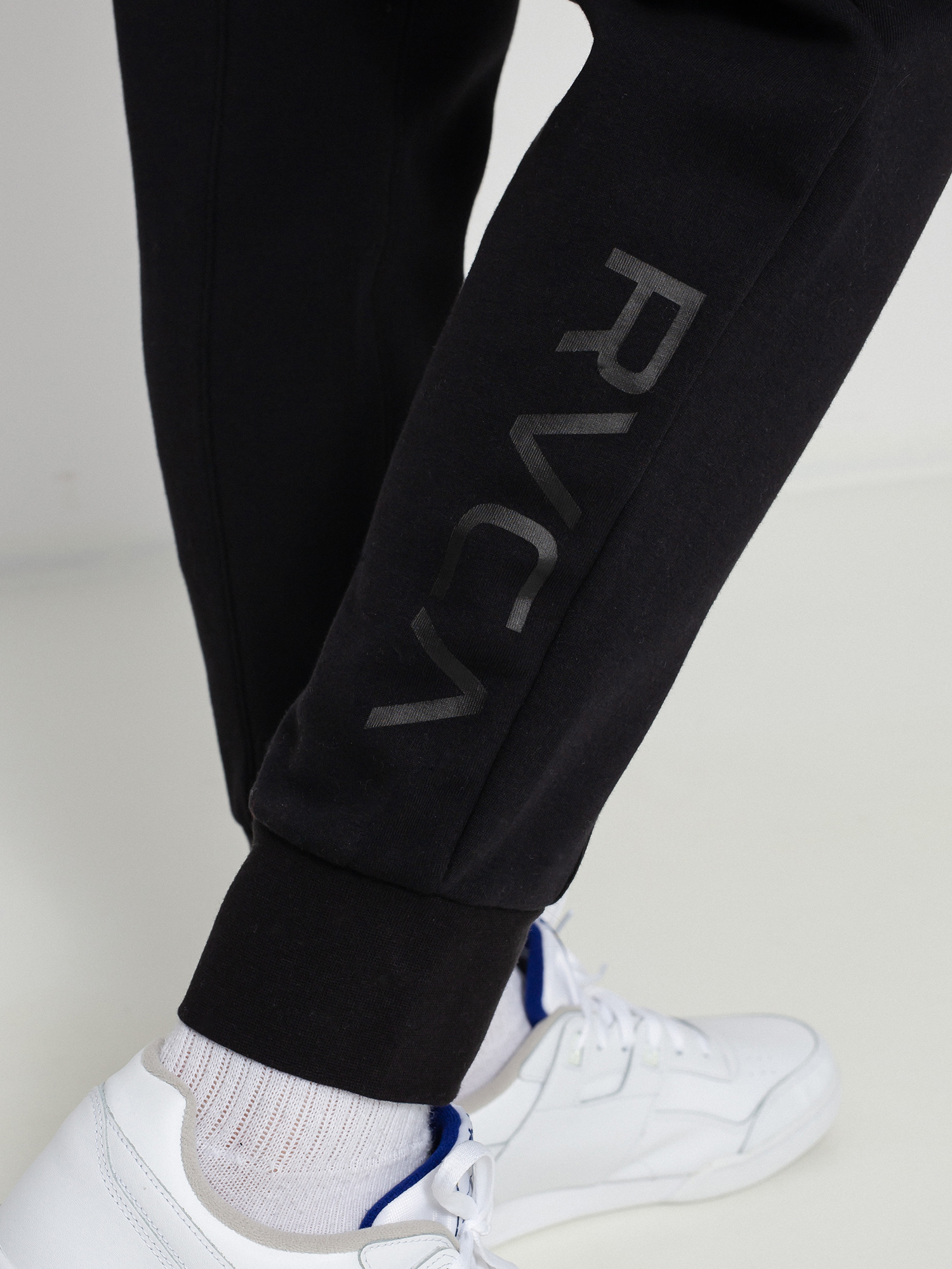 Spodnie RVCA Sport Tech Sweatpant (black)