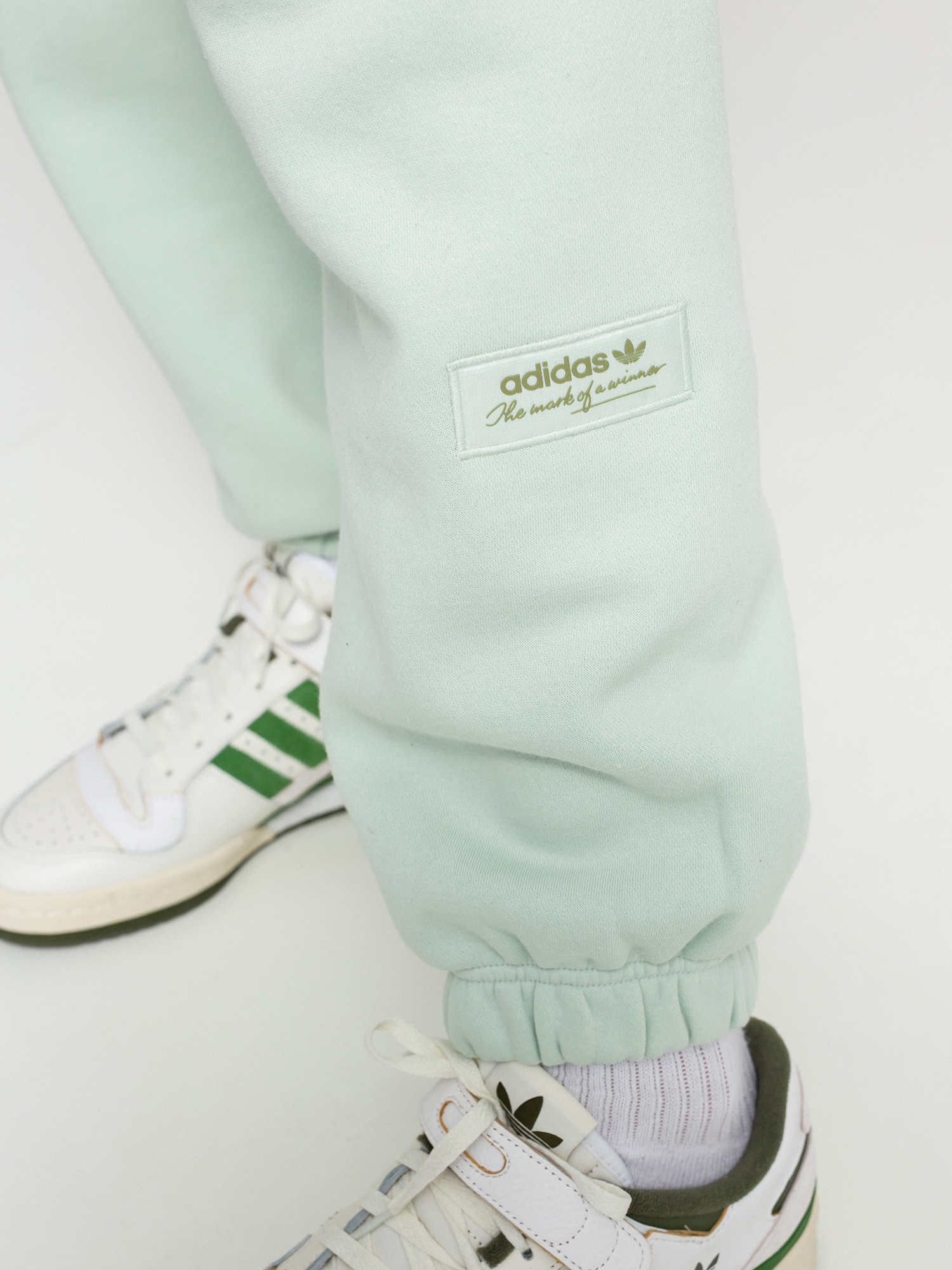 Spodnie adidas Originals TRF Linear (linen green)