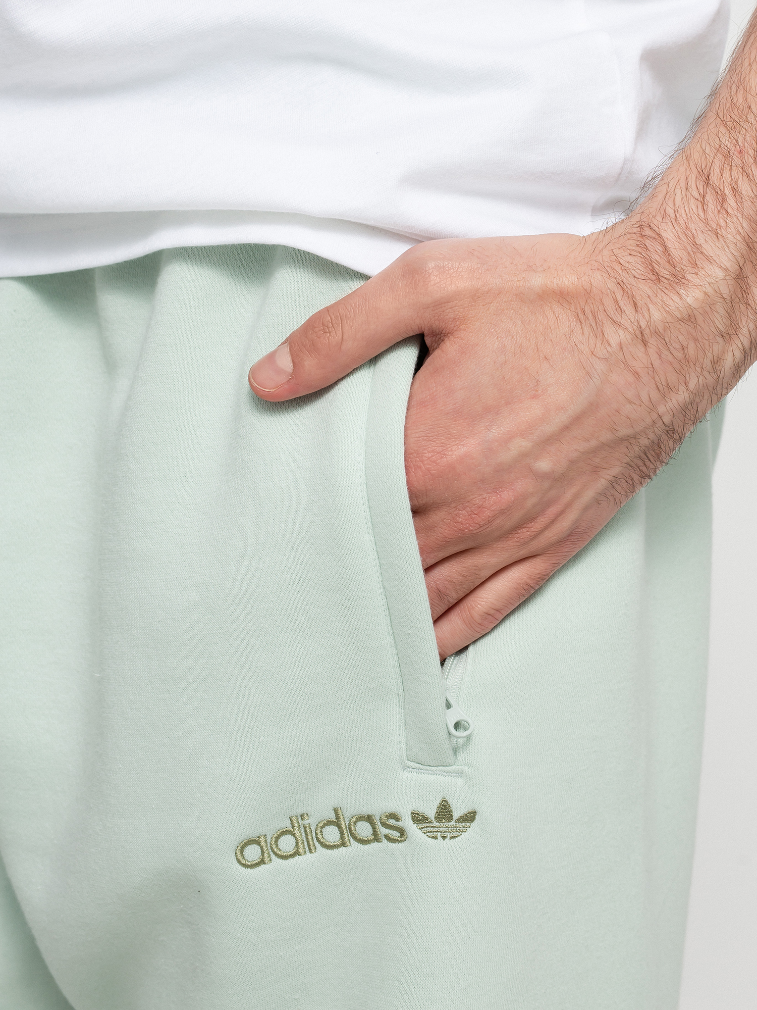 Spodnie adidas Originals TRF Linear (linen green)