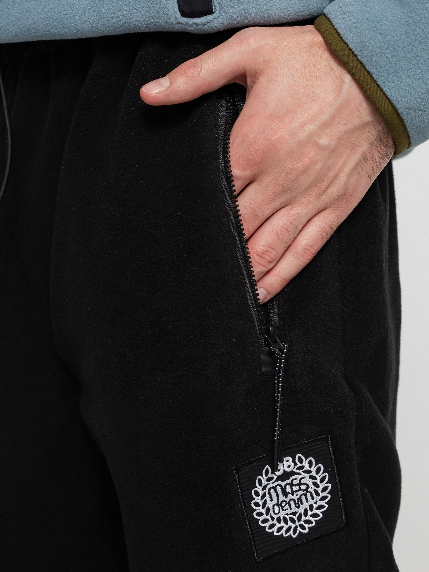 Spodnie MassDnm Berg (black)