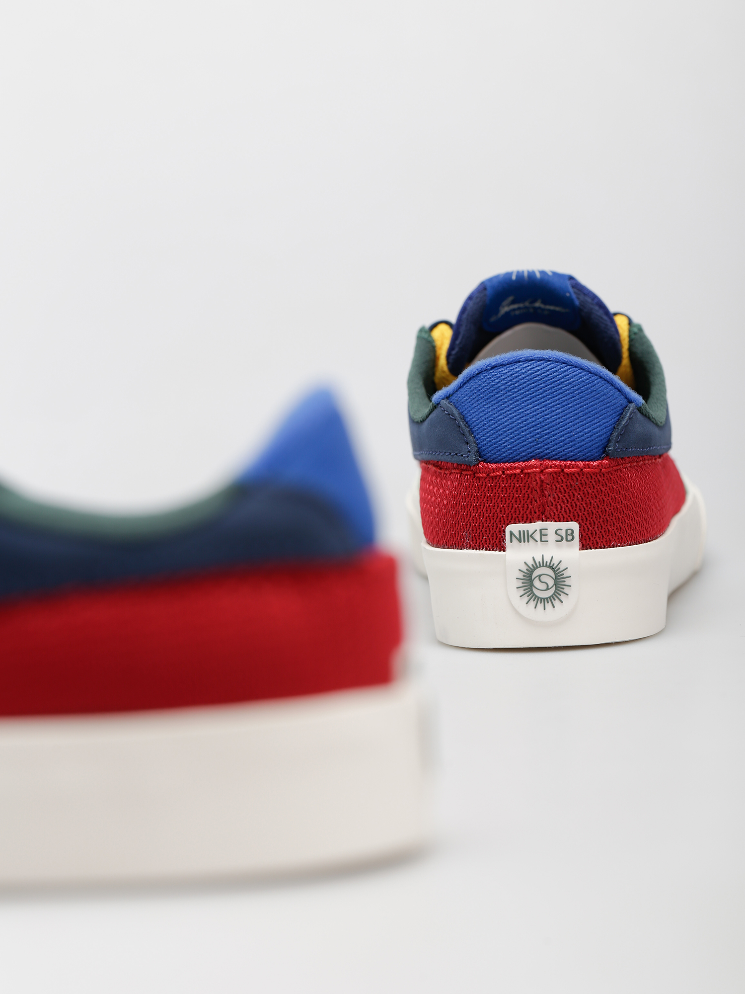 Buty Nike SB Shane (noble green/sail varsity red navy)