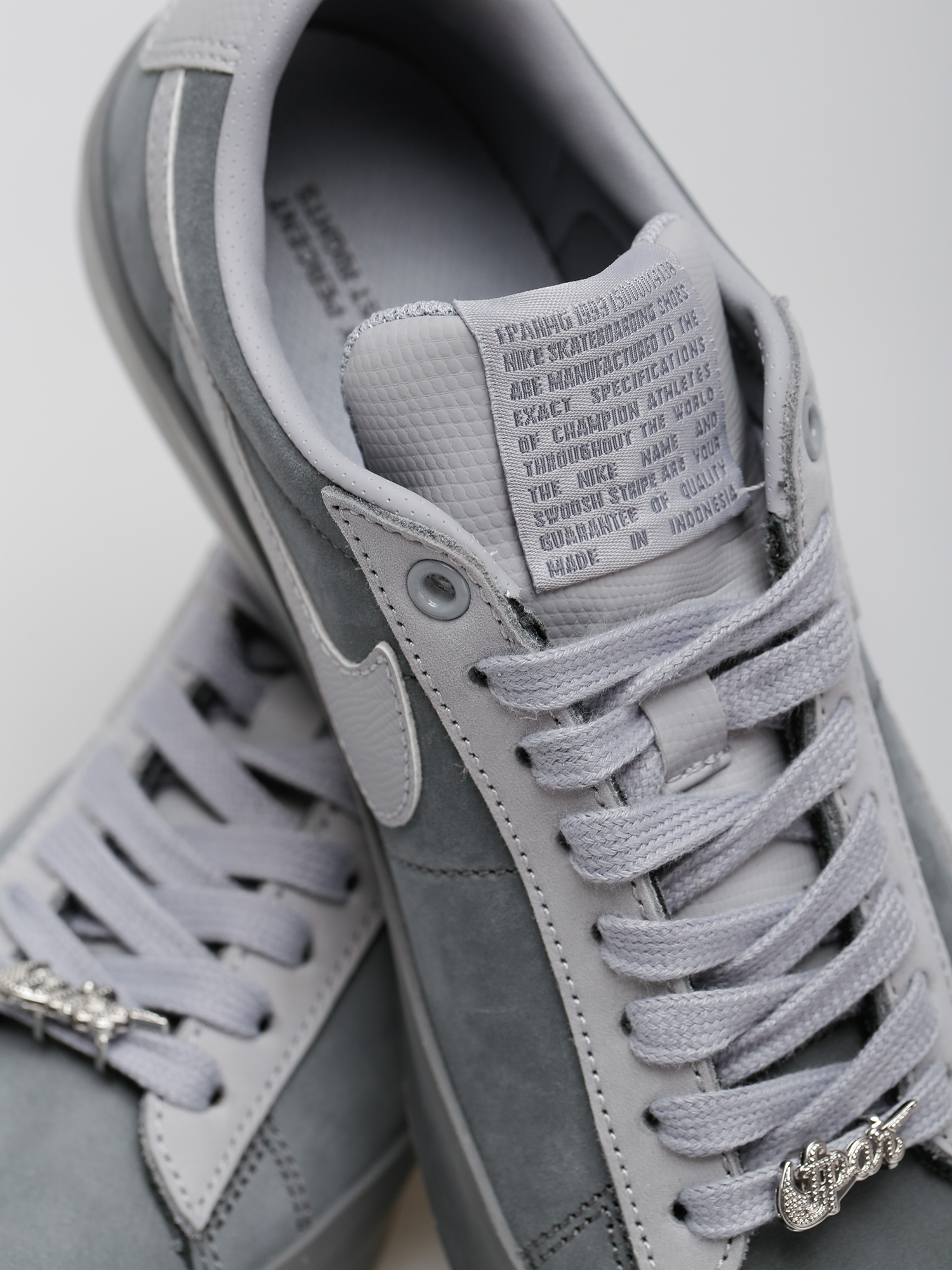 Buty Nike SB Zoom Blazer Low Qs (cool grey/wolf grey)