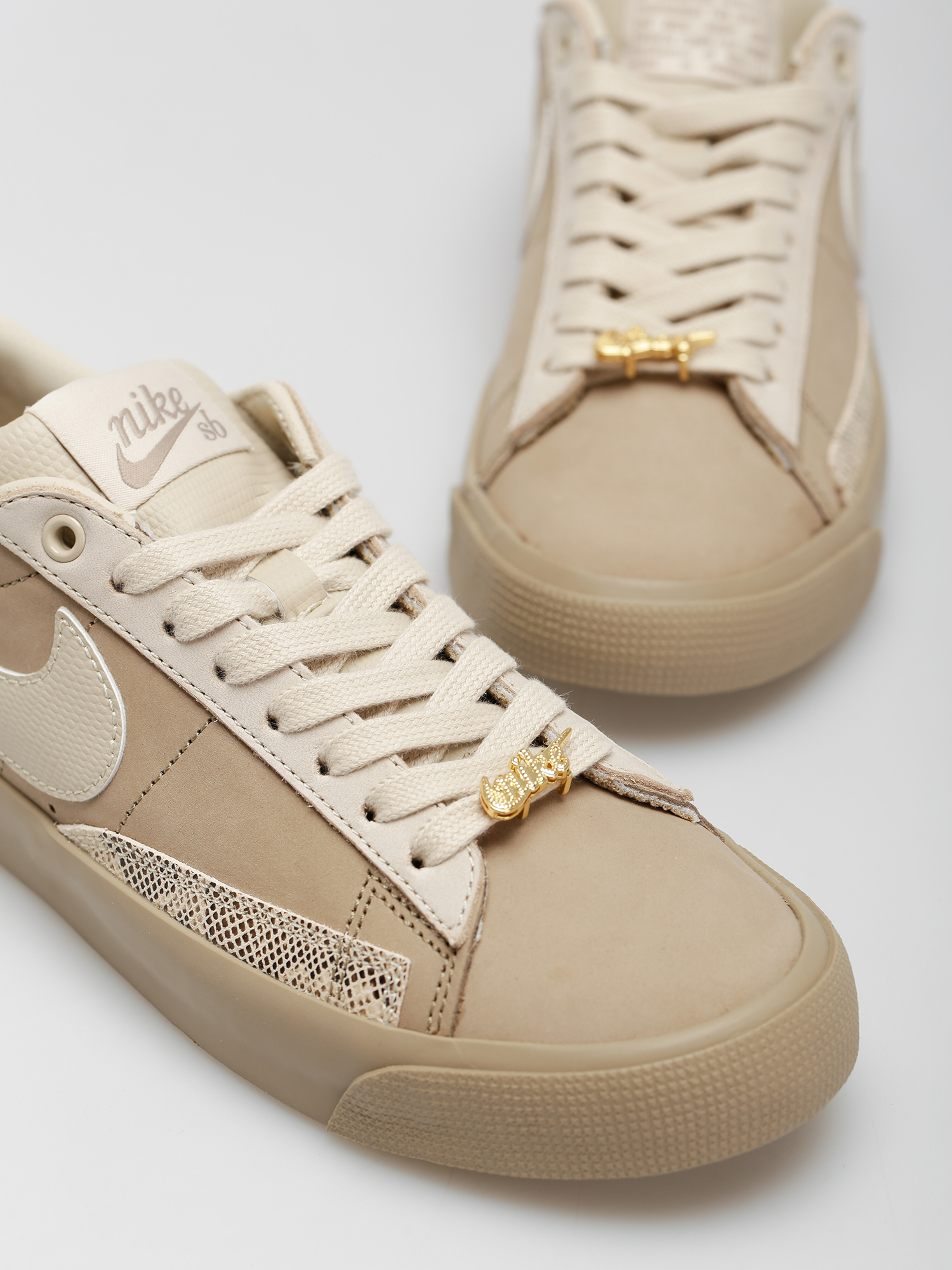 Buty Nike SB Zoom Blazer Low Qs (khaki/rattan)