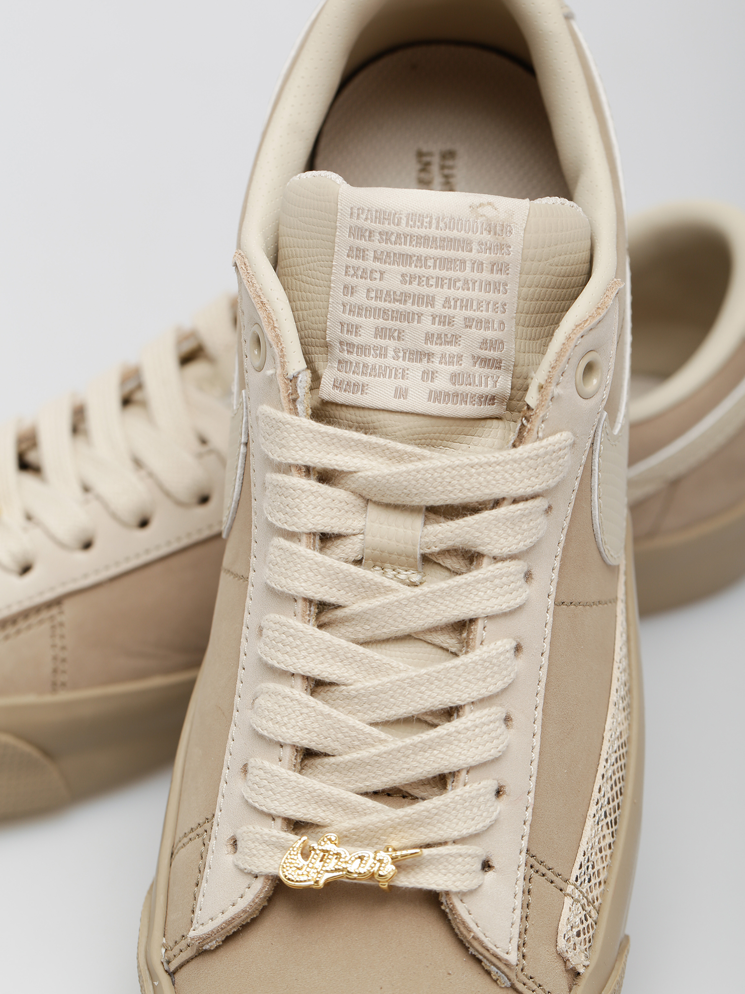 Buty Nike SB Zoom Blazer Low Qs (khaki/rattan)