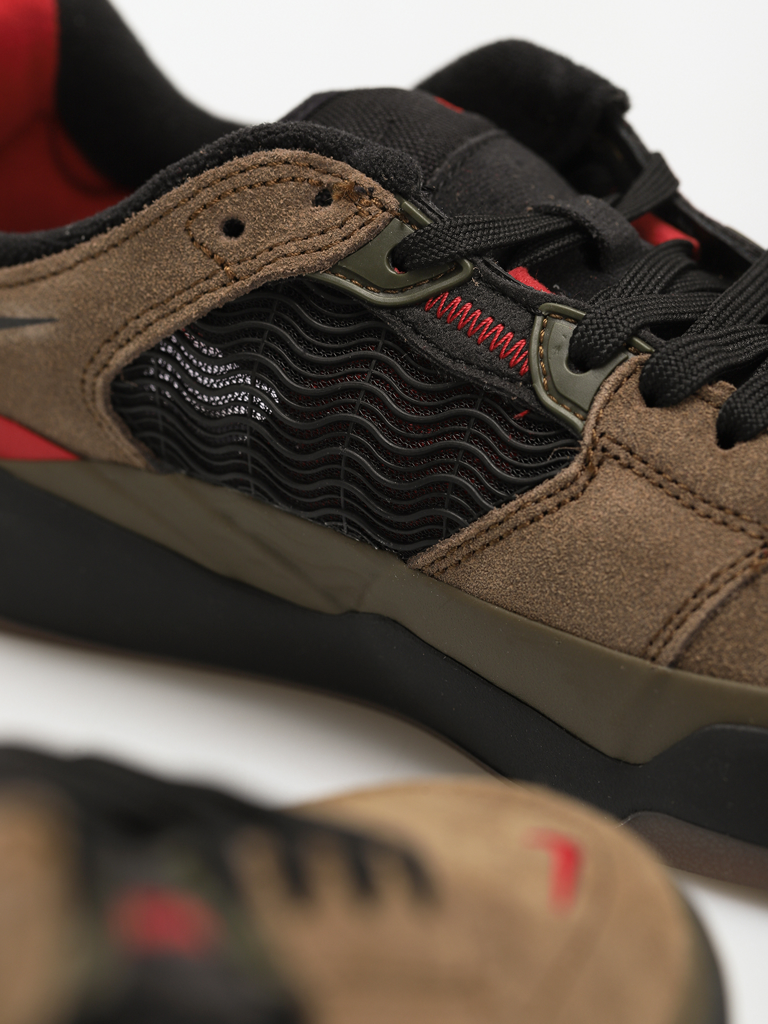 Buty Nike SB Ishod (light olive/black light olive)