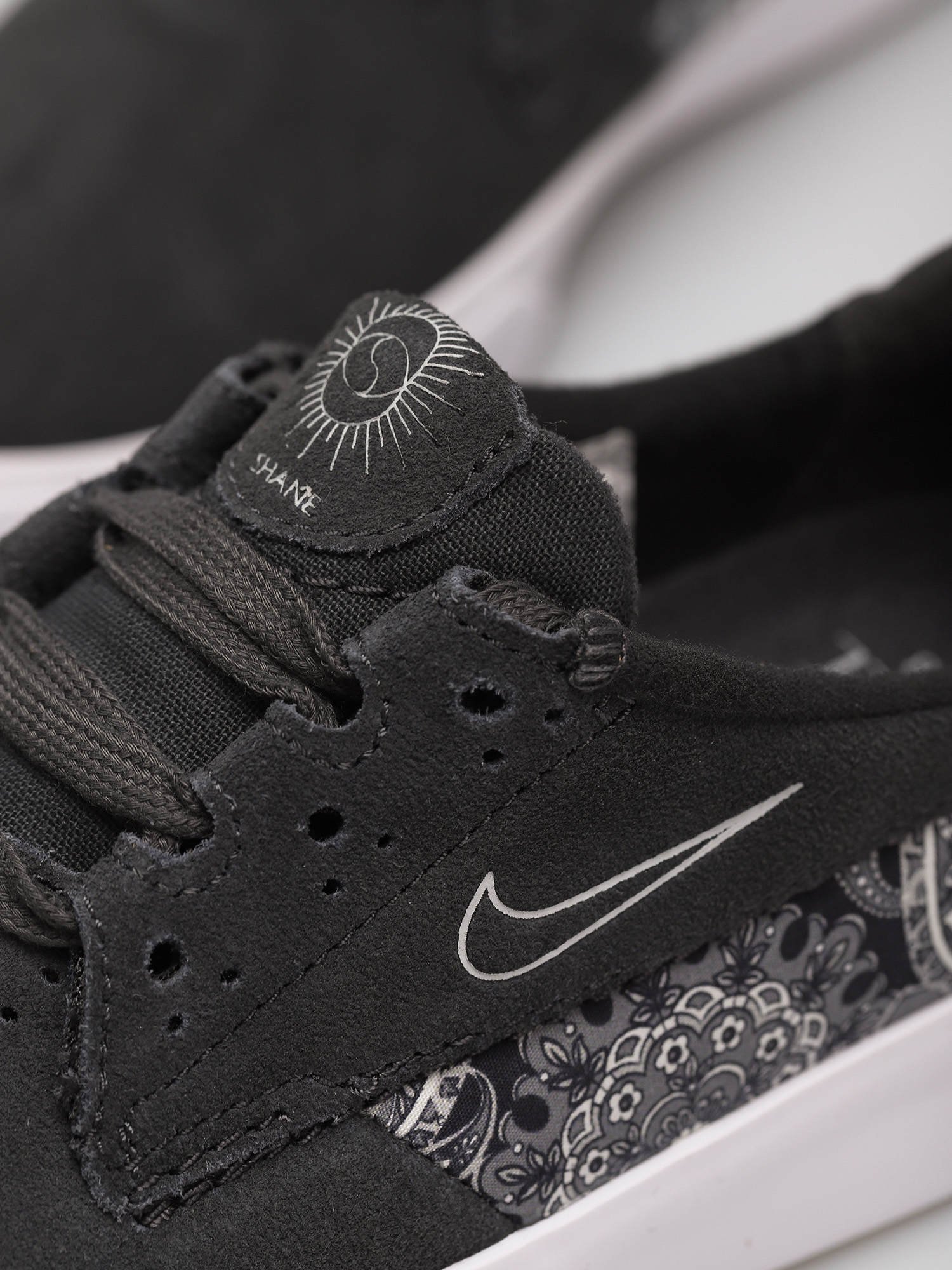 Buty Nike SB Shane Premium (dk smoke grey/grey fog white black)