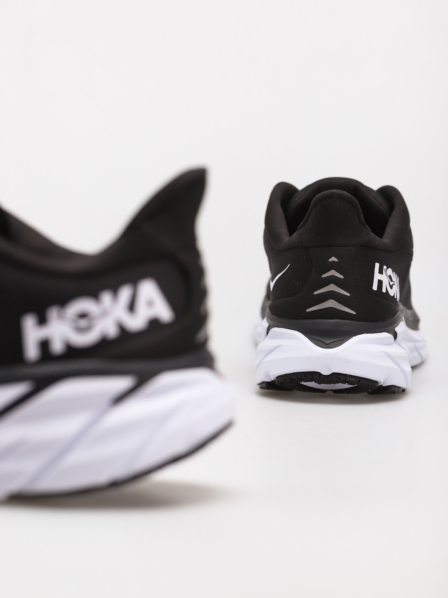 Buty Hoka One One Clifton 8 (black/white)