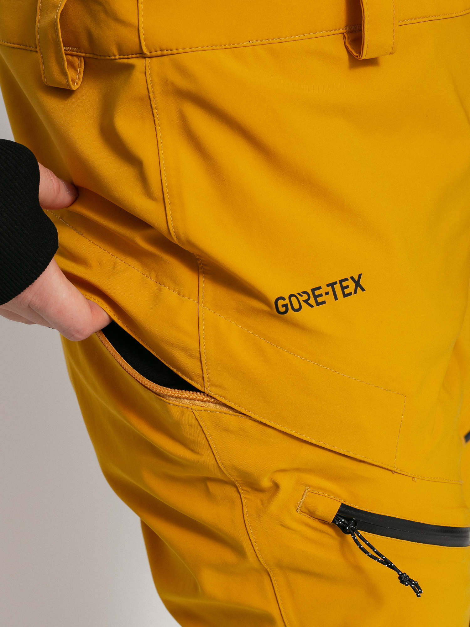 Damskie Spodnie snowboardowe Volcom Elm Stretch Gore Bib Overall (resin gold)